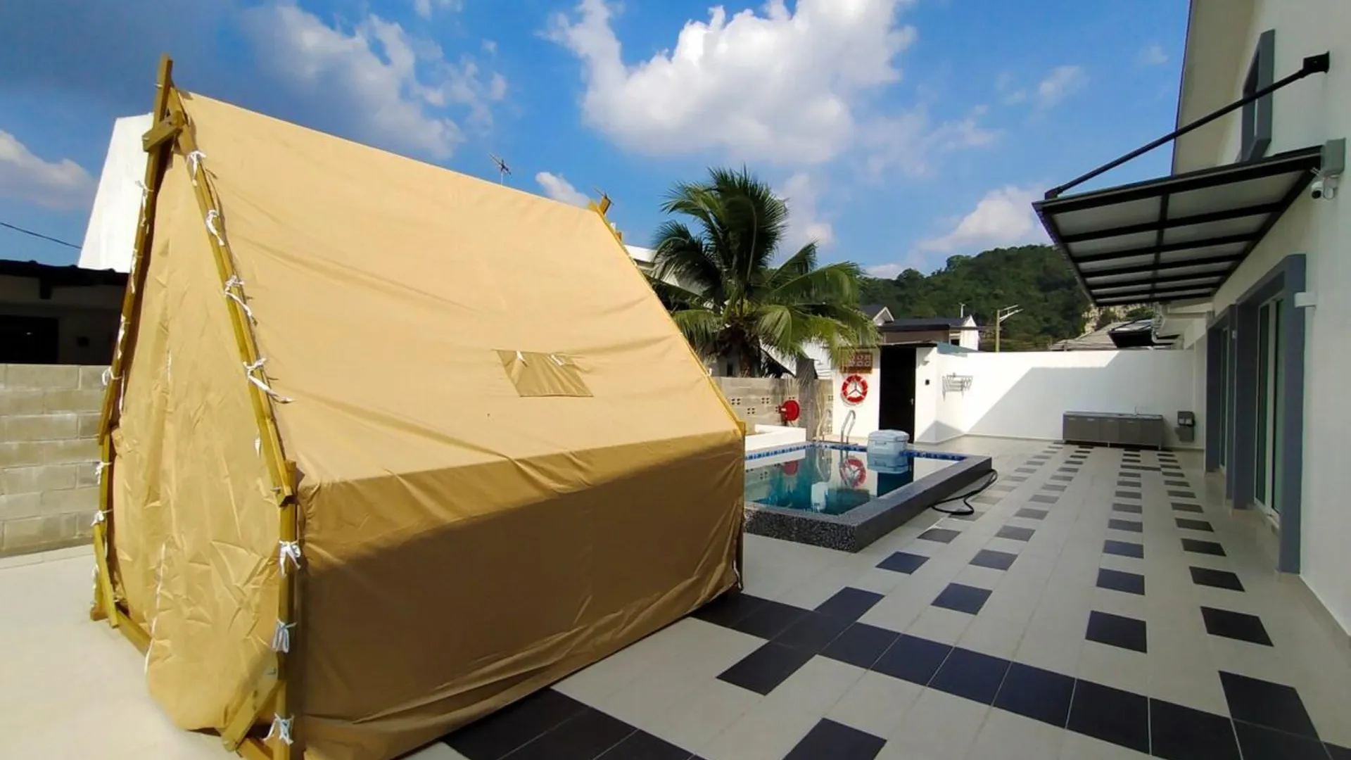 이포 캄풍 자와의 프라이빗 하우스 (100m², 침실 6개, 프라이빗 욕실 8개) 3성급 싱글룸 로비