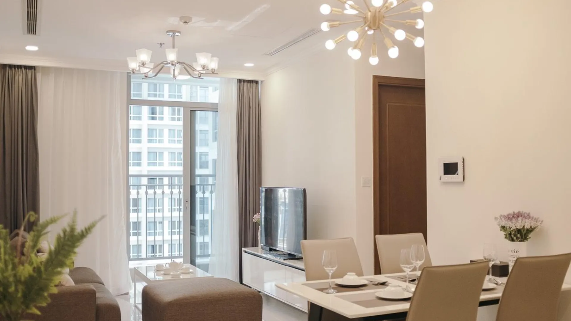 호치민 빈탄의 아파트먼트 (50m², 침실 1개, 프라이빗 욕실 1개) 5성급 싱글룸 레스토랑