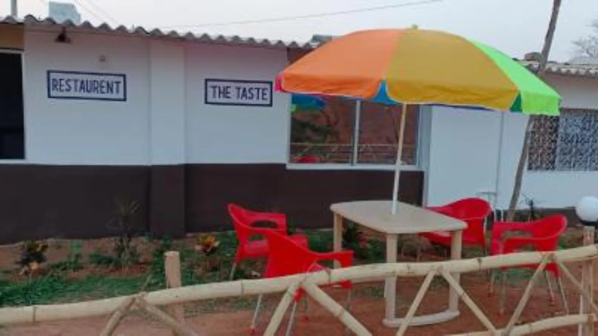 자그달푸르 Govind Niwas Homestay 3성급 호텔 수영장