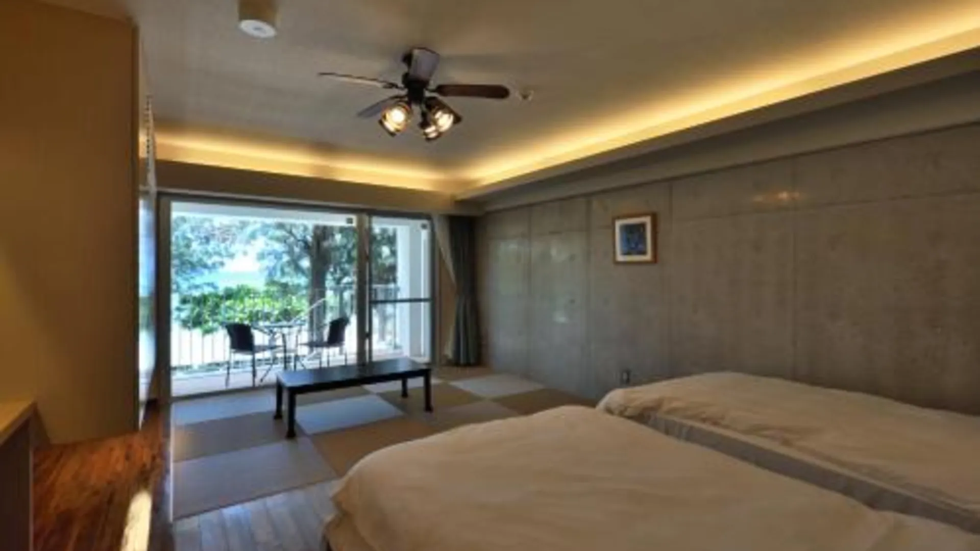 오키나와 본섬 호텔 앤 레스토랑 온 더 비치 루에 2성급 호텔 전망