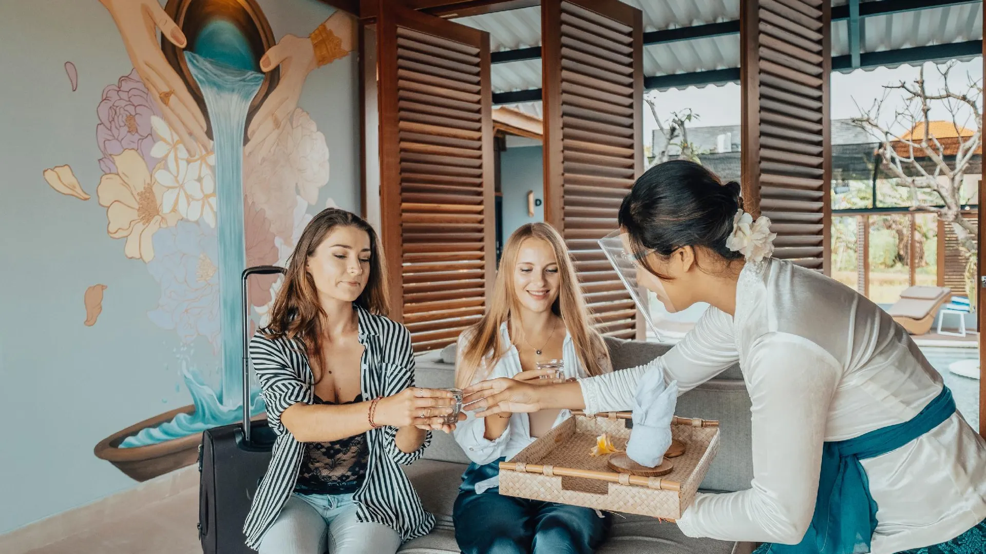 발리 아몰라스 칸구 빌라 발리네스 무랄리즘 4성급 호텔 스위트룸