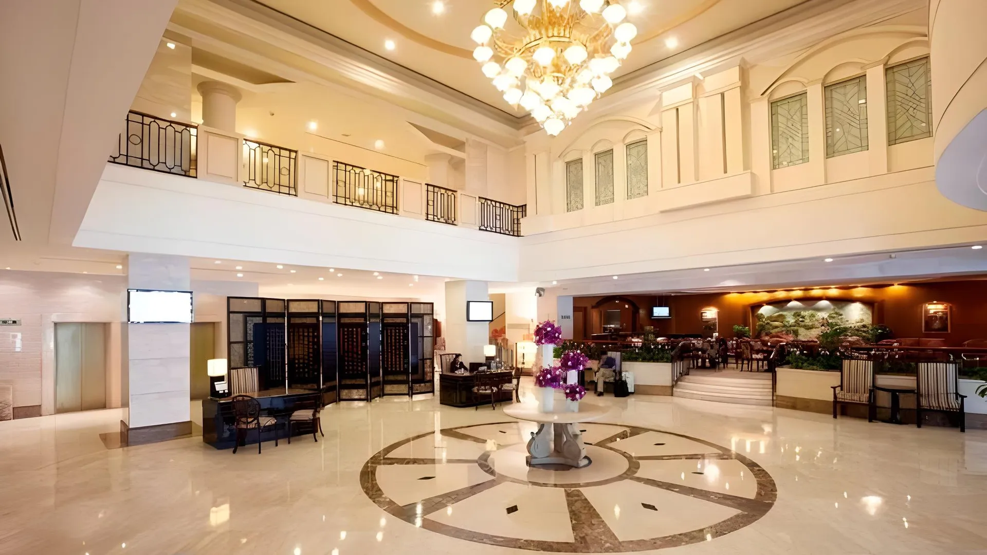 호치민 사이공 프린스 호텔 4성급 호텔 외관