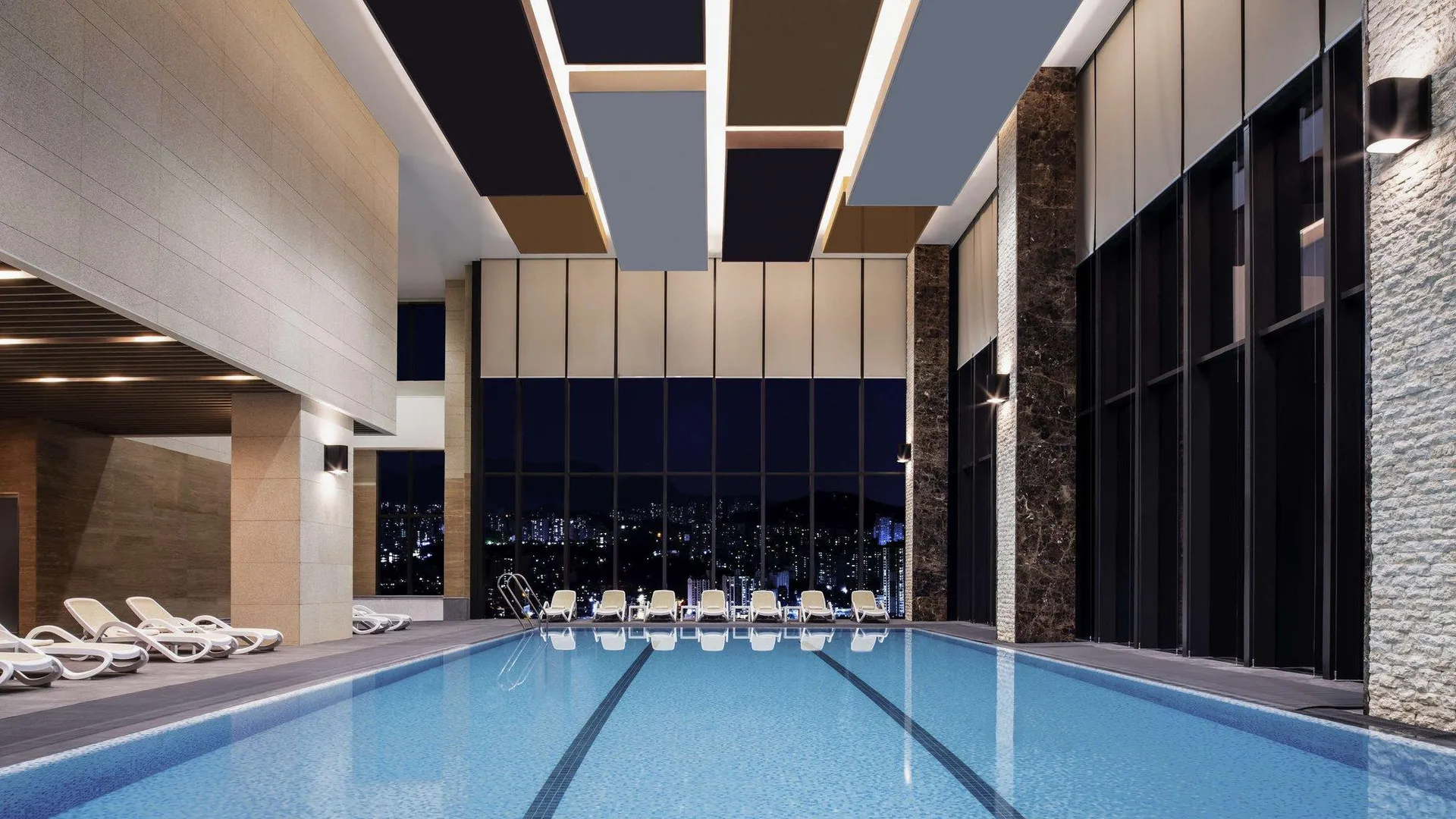 서울 그랜드 머큐어 앰배서더 호텔 앤 레지던스 서울 용산 5성급 호텔 수영장