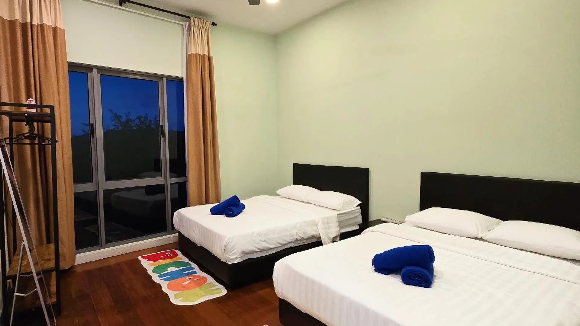 코타키나발루 시티 센터의 아파트먼트 (158m², 침실 4개, 프라이빗 욕실 3개) 2성급 싱글룸 스위트룸