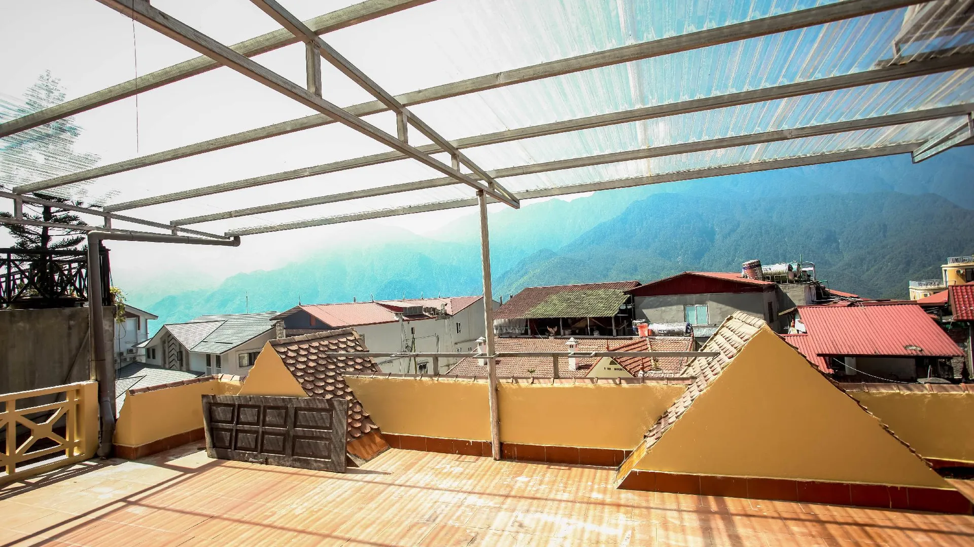 사파 요 로 사파 홈 1성급 호텔 전망