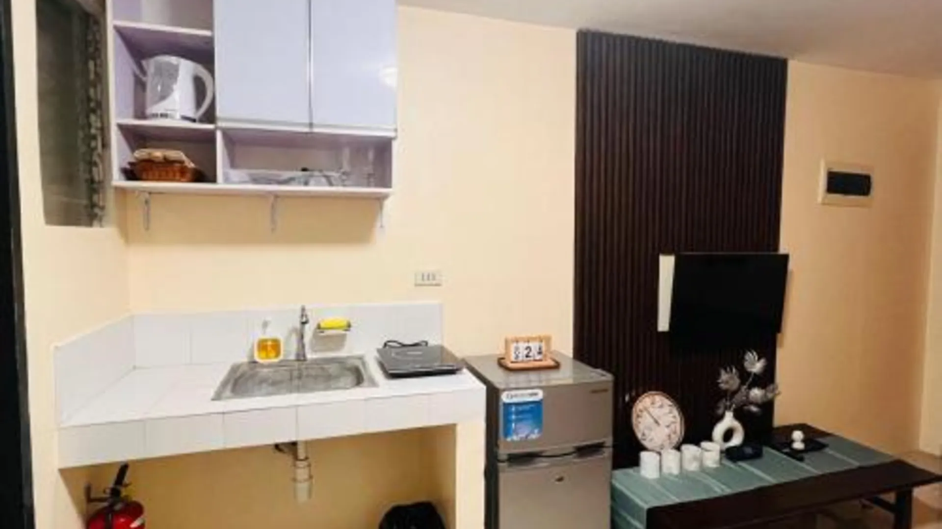 세부 JOs HOMEtel at Heritage City of the South Carcar 3성급 싱글룸 수영장