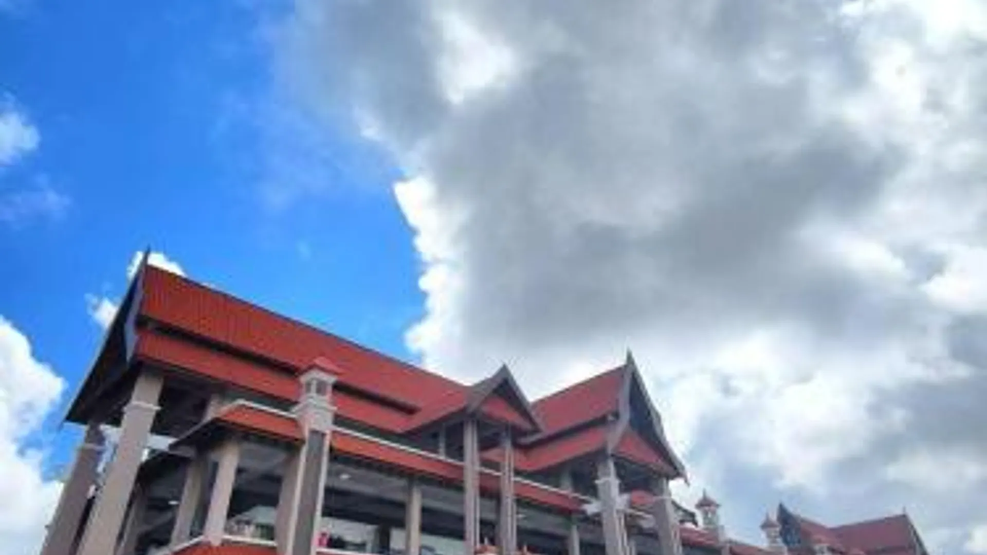 쿠알라테렝가누 쿠알라 이바이의 프라이빗 하우스 (1400m², 침실 6개, 프라이빗 욕실 3개) 3성급 게스트하우스 수영장