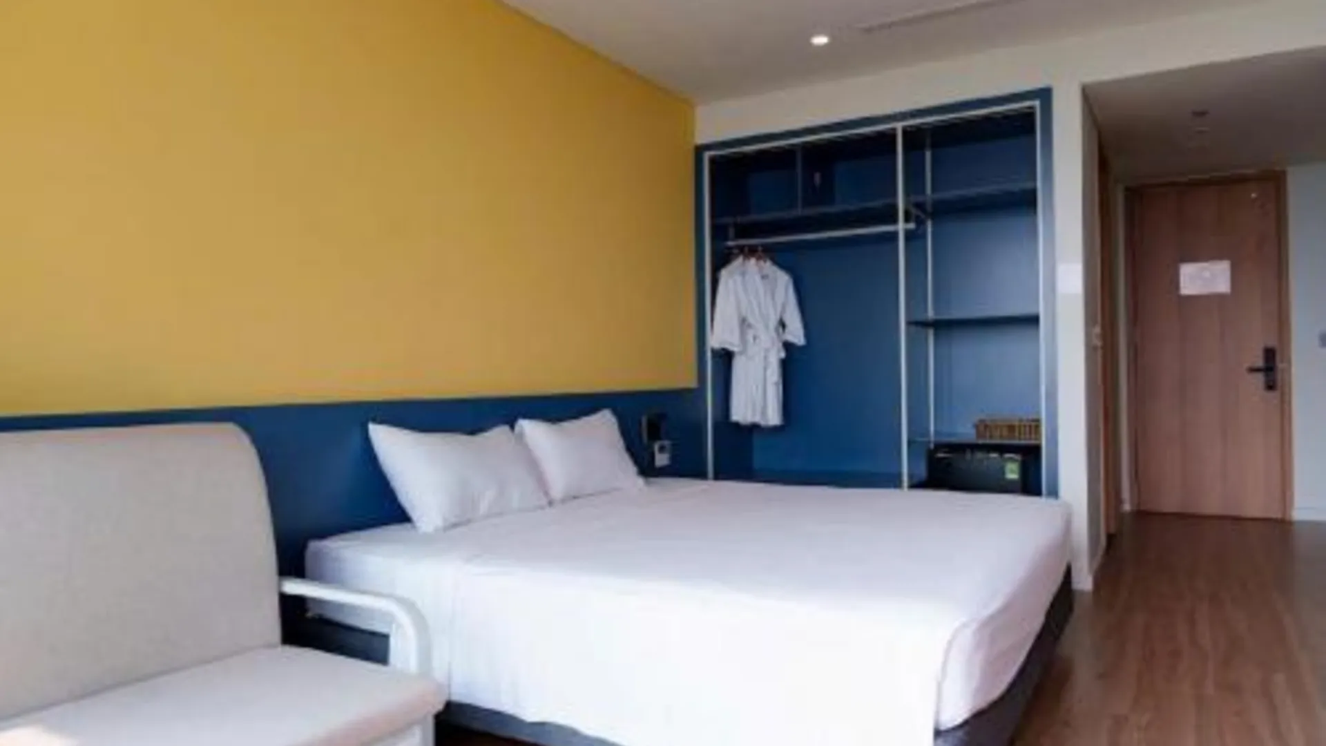 탄호아 / 삼손 비치 The Warmly Home 4성급 싱글룸 객실