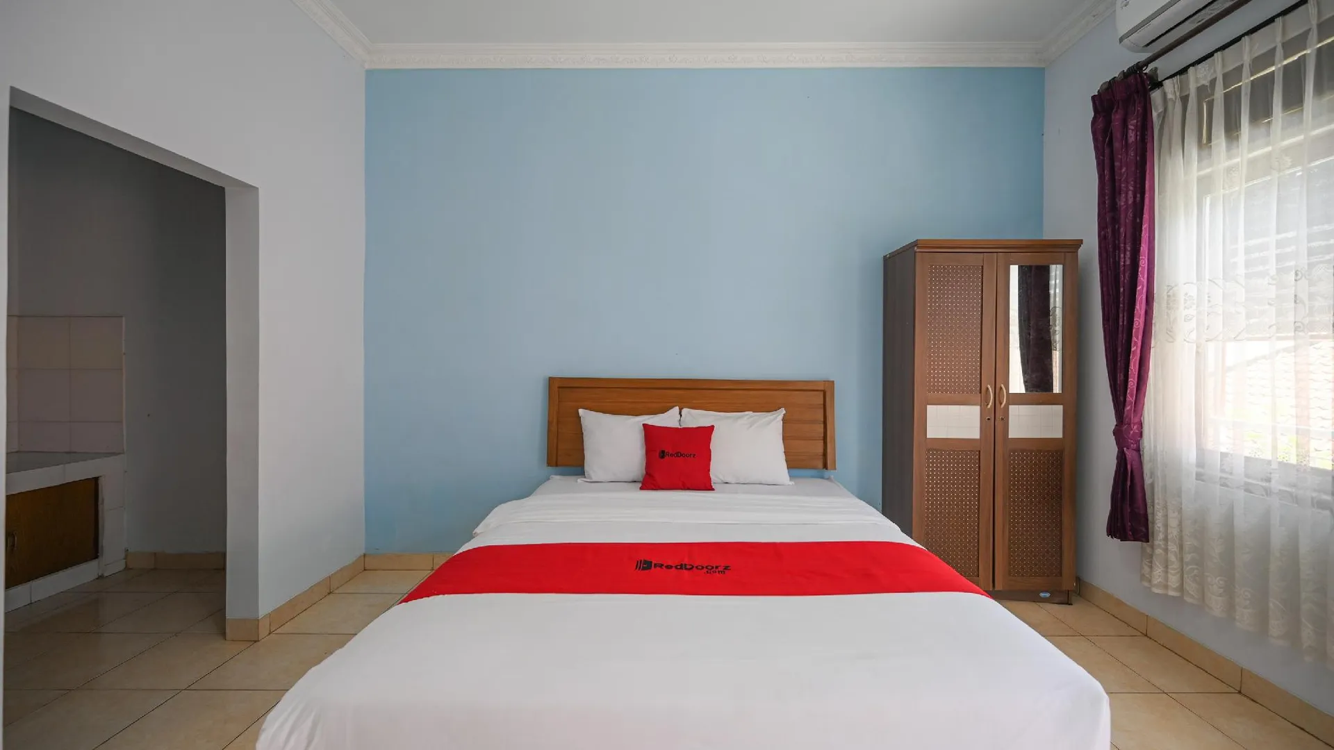 발리 레드도어즈 앳 드발콘 어코모데이션 쿠타 발리 2성급 호텔 객실