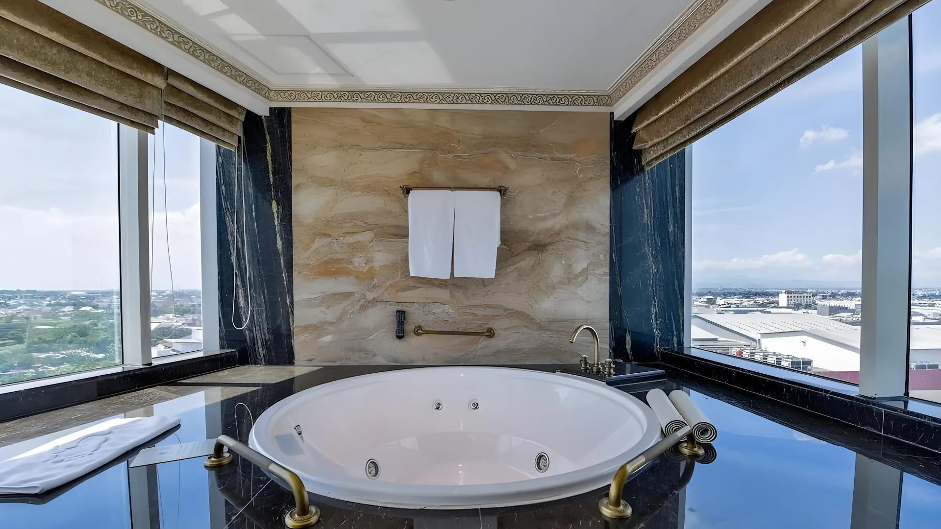 마카사르 Myko Hotel and Convention Center Makassar 4성급 호텔 로비