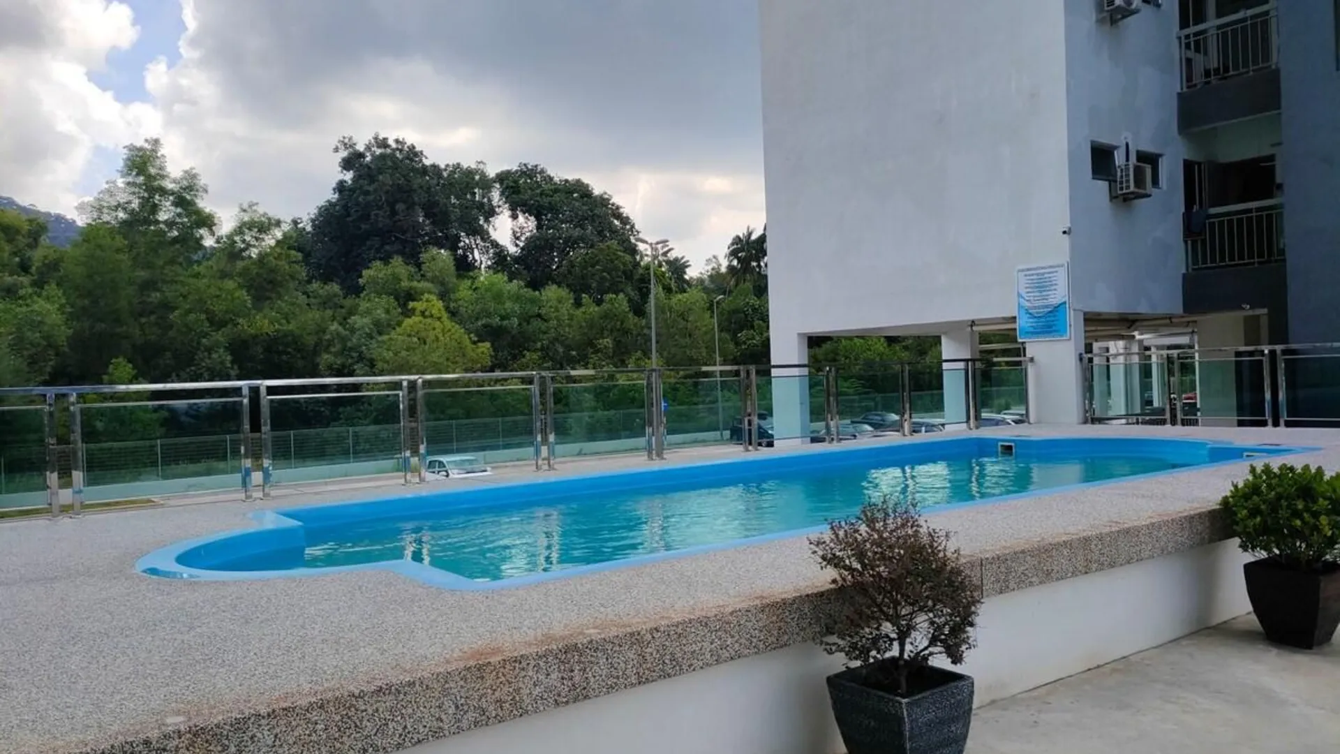 쿠안탄 테루크 쳄페타크의 아파트먼트 (m², 침실 3개, 프라이빗 욕실 2개) 4성급 게스트하우스 수영장