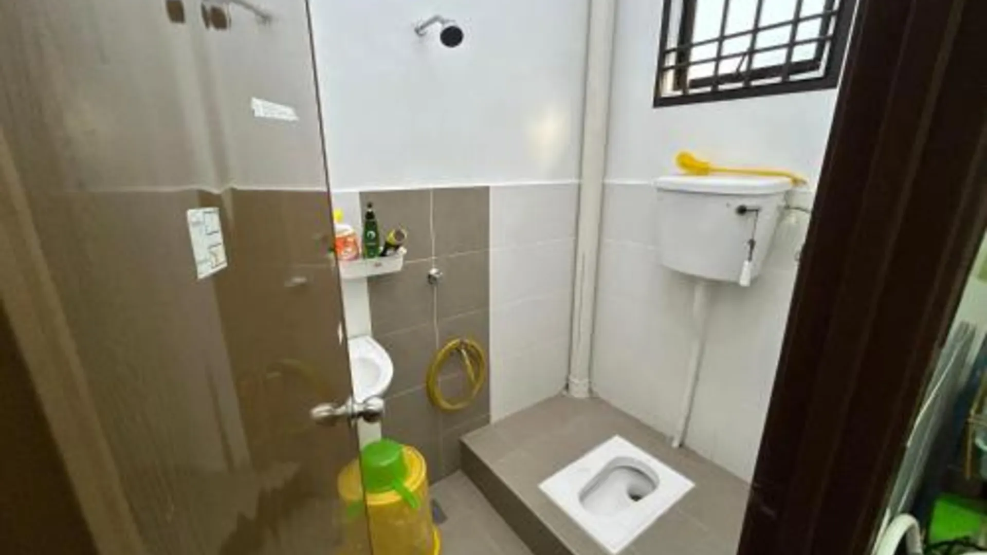 말라카 자신의 프라이빗 하우스 (m², 침실 3개, 프라이빗 욕실 2개) 3성급 게스트하우스 수영장