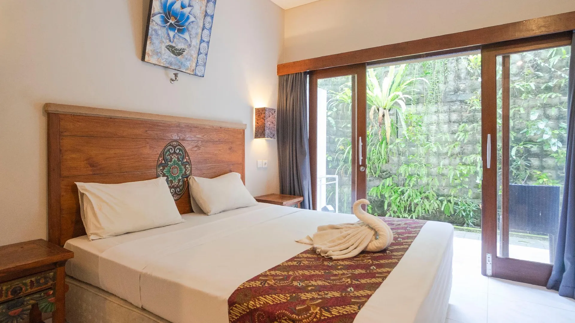 발리 아카르사 코코로 사누르 발리 2성급 호텔 스위트룸