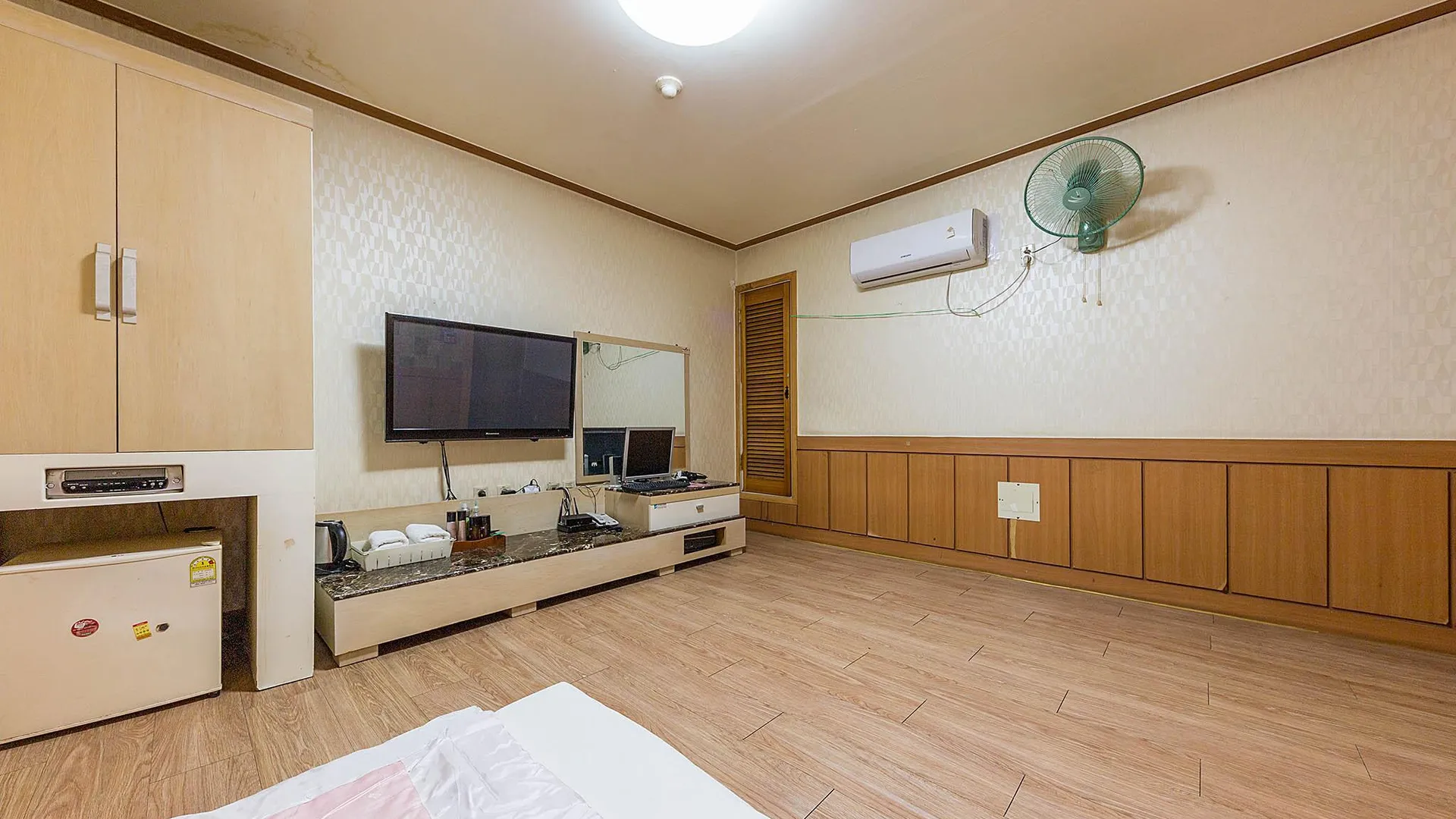 대전 대전 유성 500호 1성급 호텔 객실