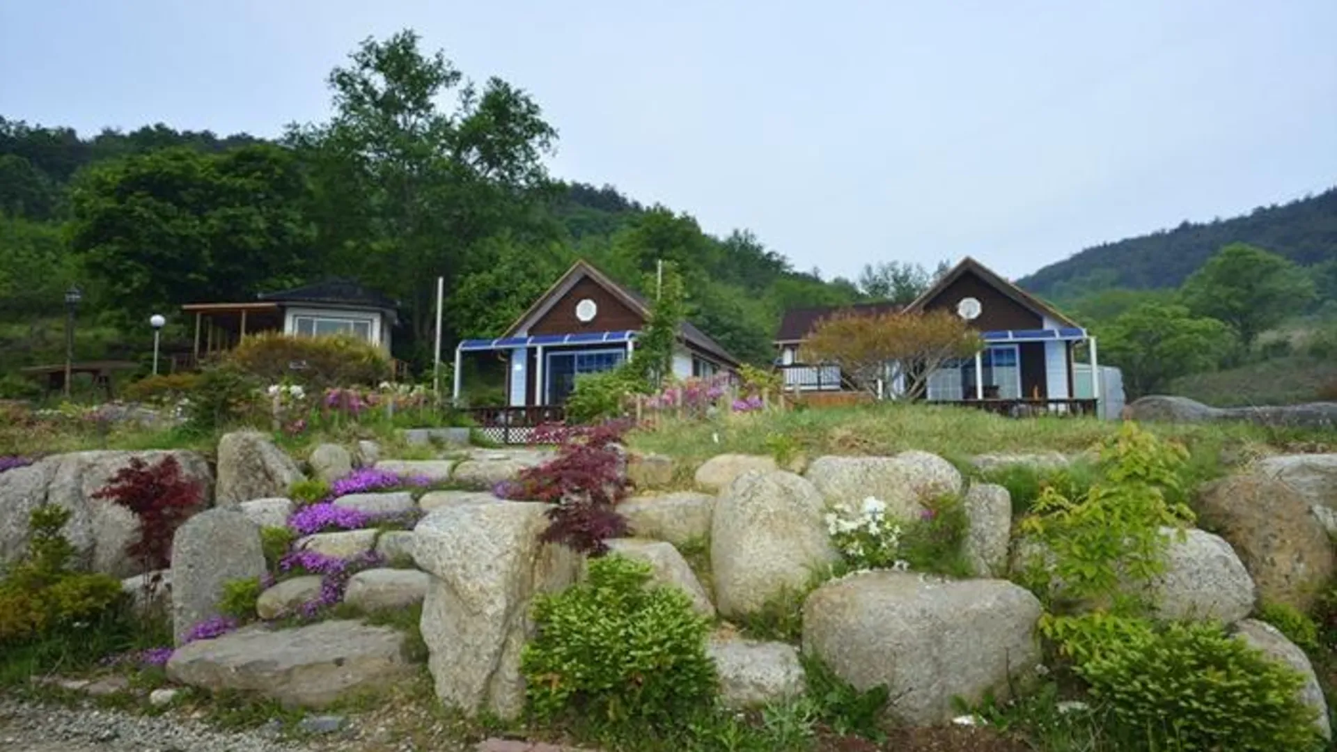 양구 Canaan Ire Garden Pension 2성급 게스트하우스 전망