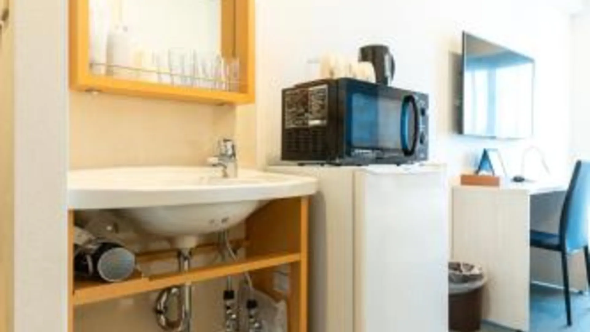 오키나와 본섬 호텔 리빙 인 켄초에키마에 3성급 호텔 외관