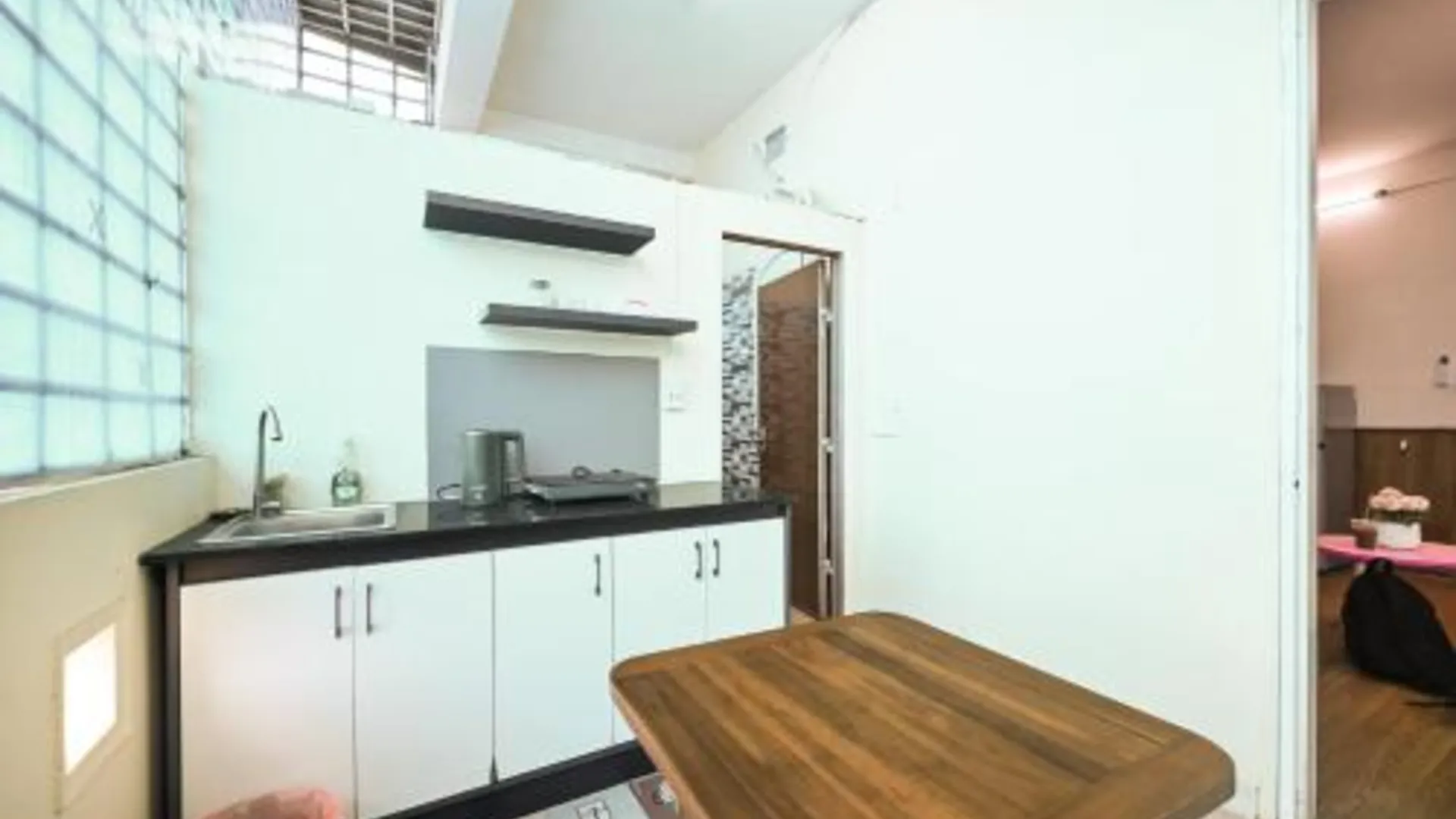 호치민 칼리 홈스테이 3성급 게스트하우스 수영장