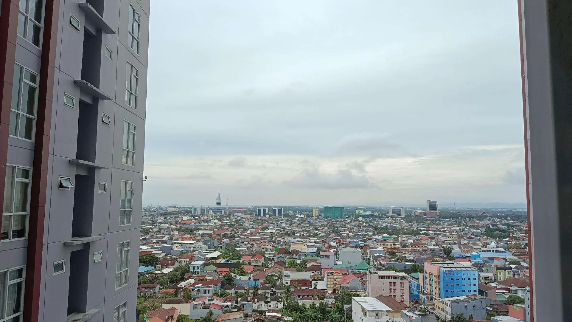 마카사르 SpaciousComfort 3BR Vida View Makassar By Travelio 4성급 게스트하우스 객실