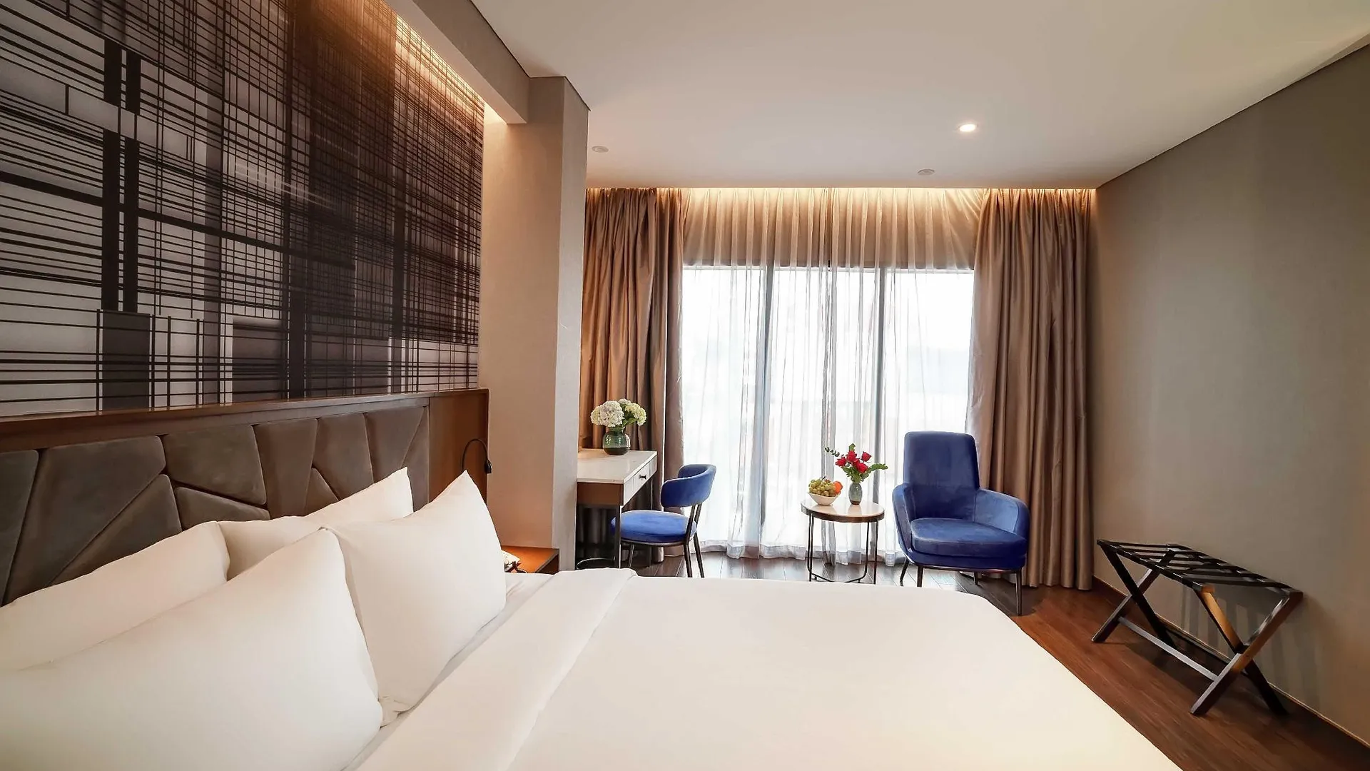 호치민 냣 하 라비시 호텔 3성급 호텔 스위트룸