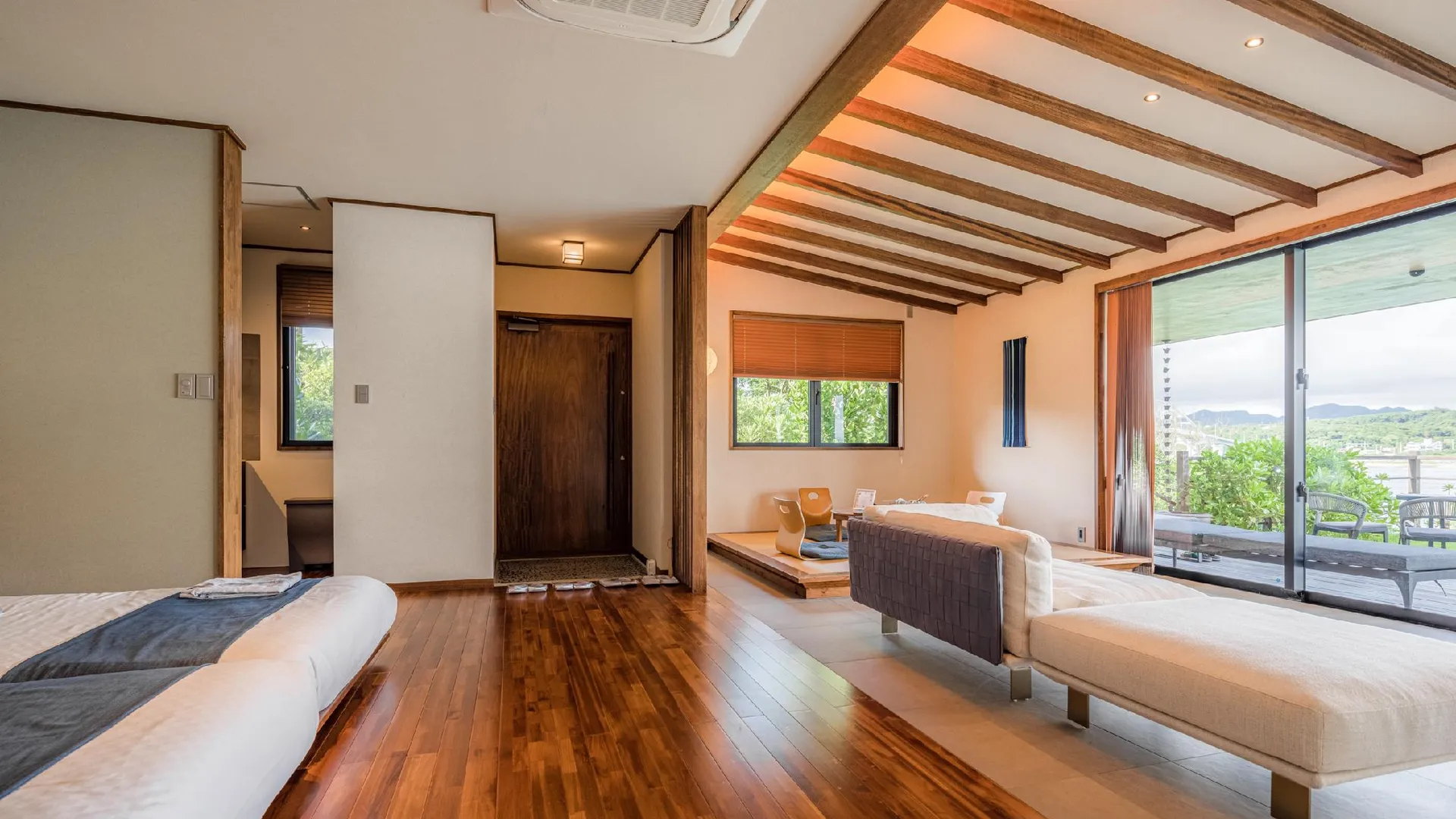 오키나와 본섬 세소코 산수이 5성급 게스트하우스 스위트룸