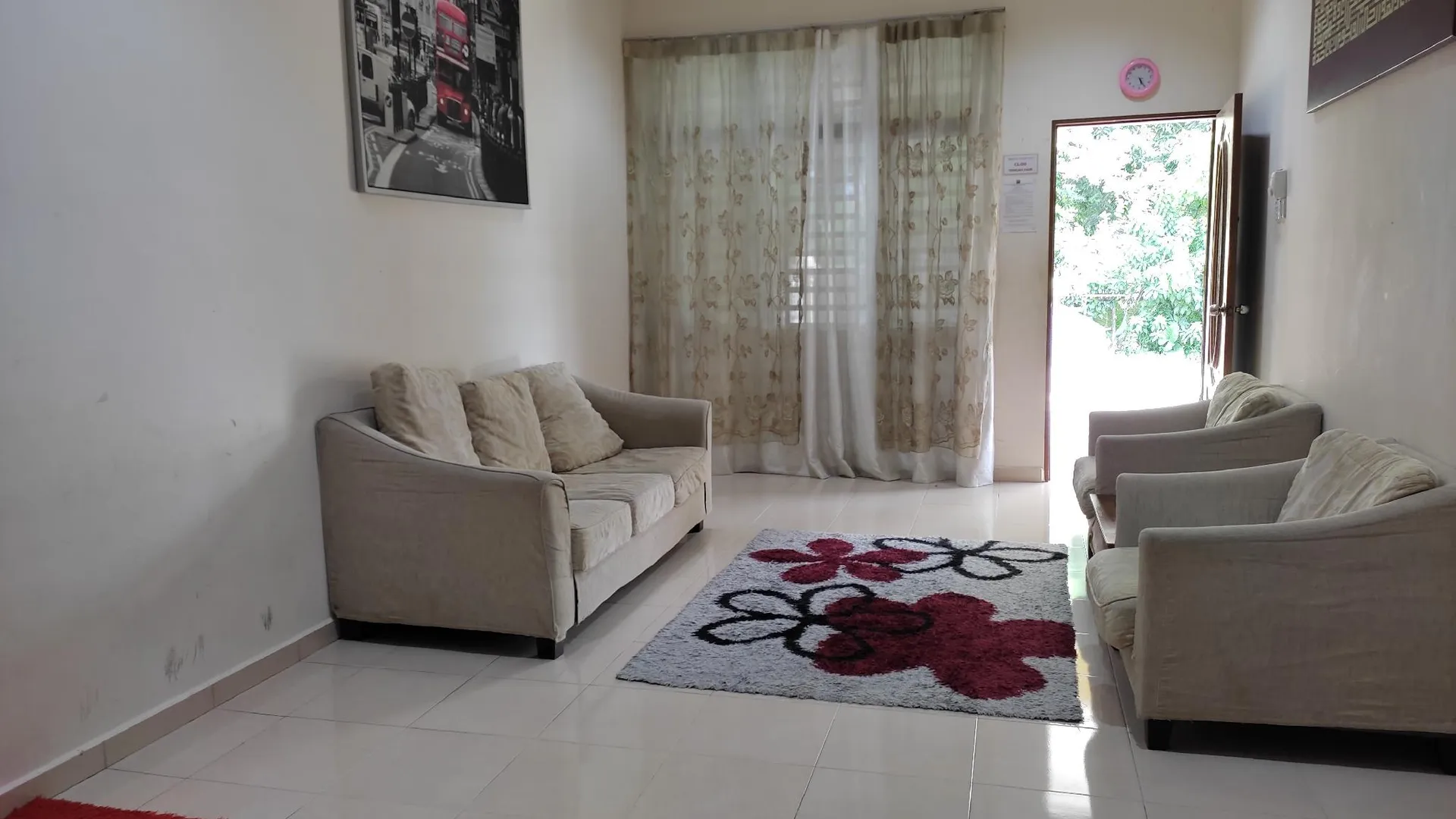 둥군 파카의 프라이빗 하우스 (75m², 침실 4개, 프라이빗 욕실 2개) 2성급 게스트하우스 스위트룸