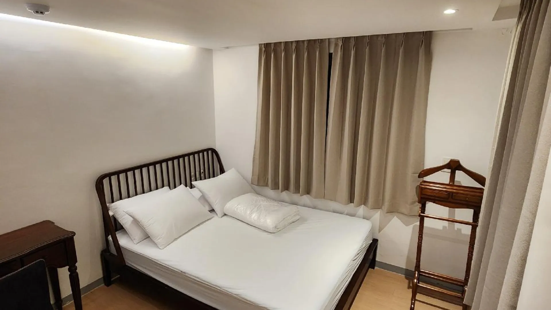 서울 호스텔 펠라즈 2성급 호텔 객실