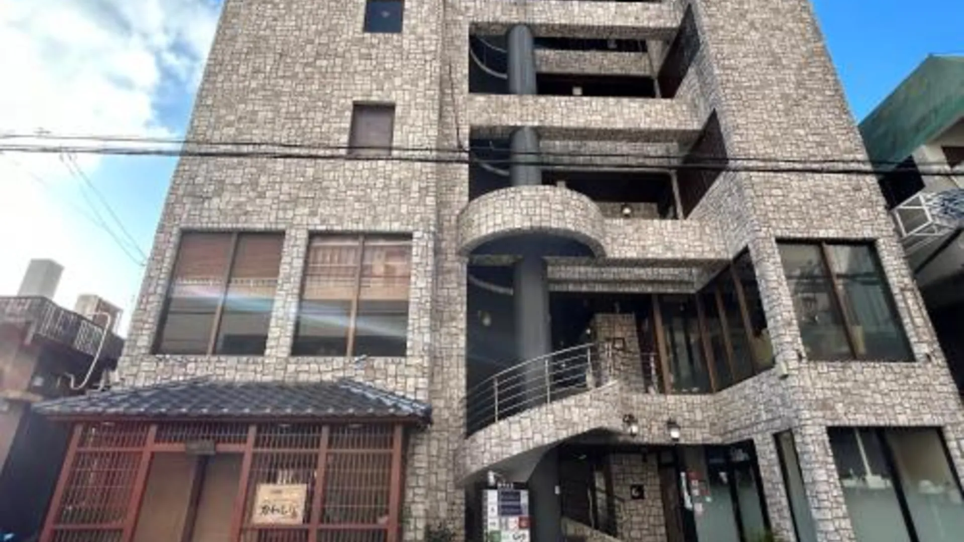 오키나와 본섬 마쓰야마 스테이 3성급 게스트하우스 외관