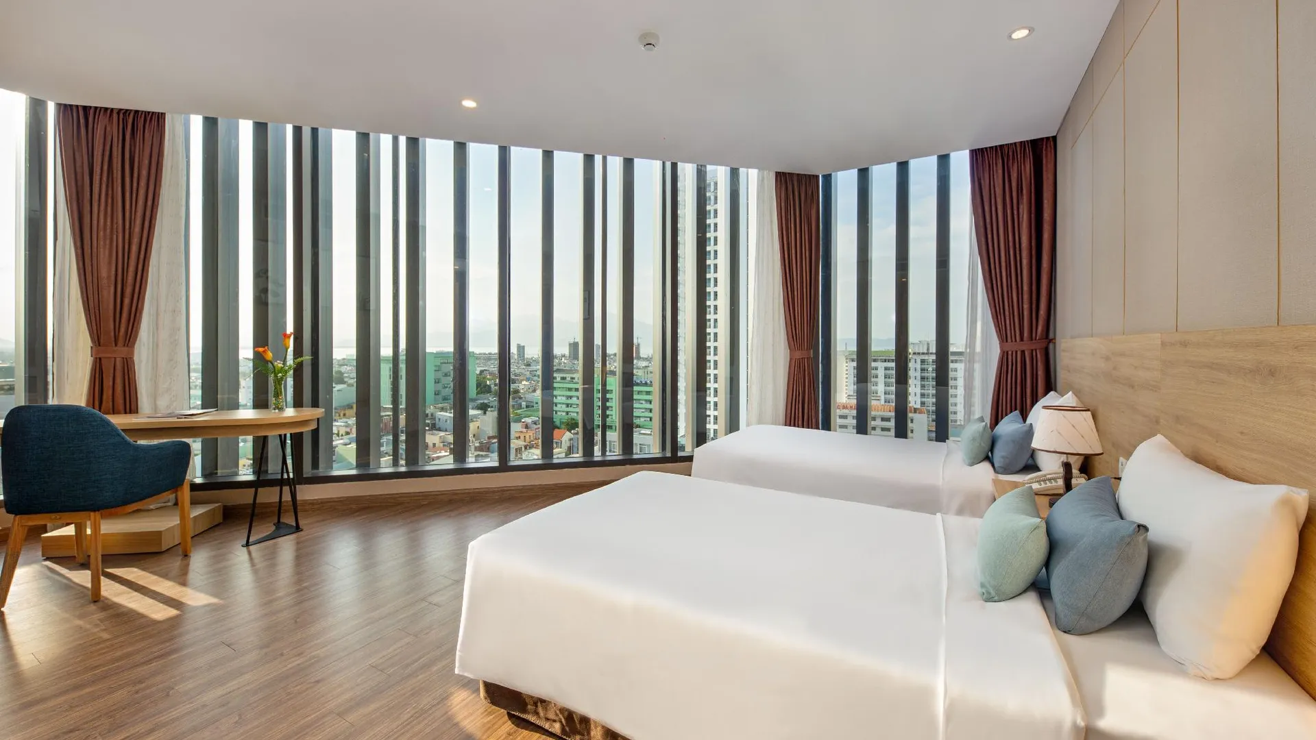 다낭 G8 럭셔리 호텔 앤 스파 다낭 4성급 호텔 스위트룸