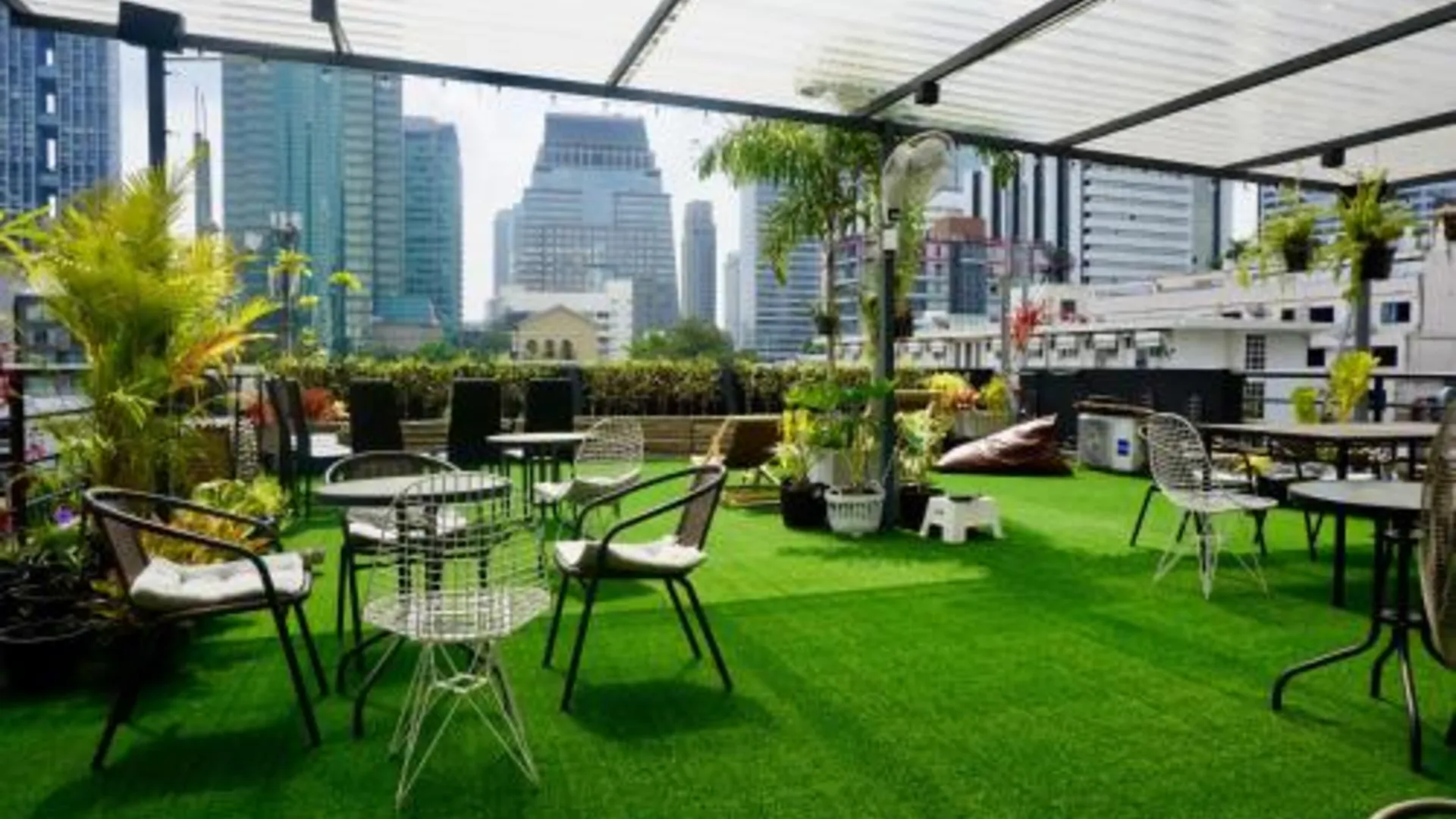 방콕 Silom Soi 3 Hash Apartment hip and funky with rooftop view 3성급 싱글룸 로비