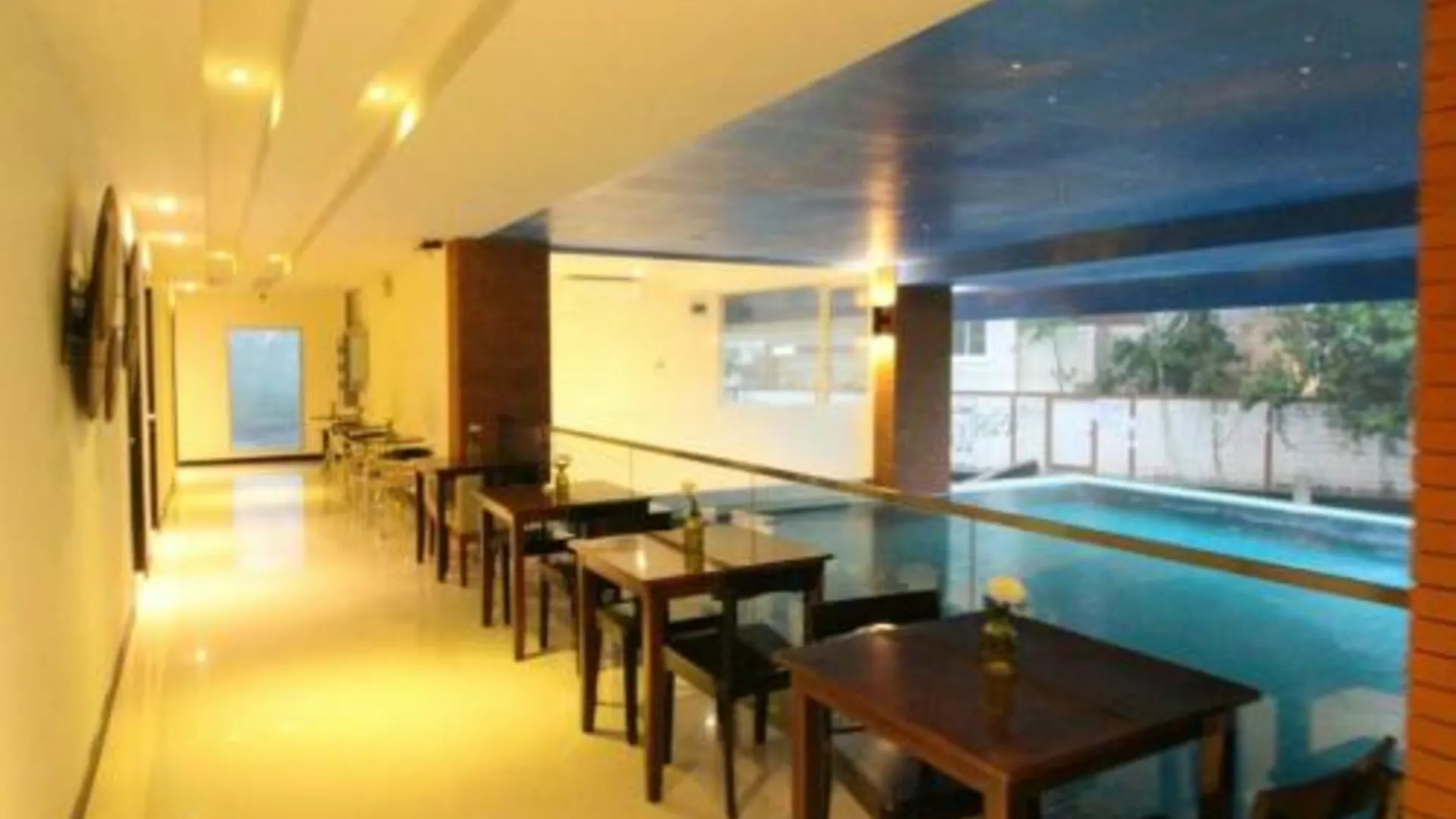 방콕 릴라와디 후아이쾅 3성급 호텔 외관