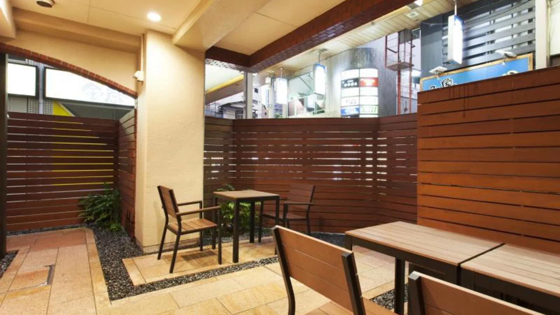 오사카 호텔 로터스 우메다 - 성인 전용 2성급 호텔 전망