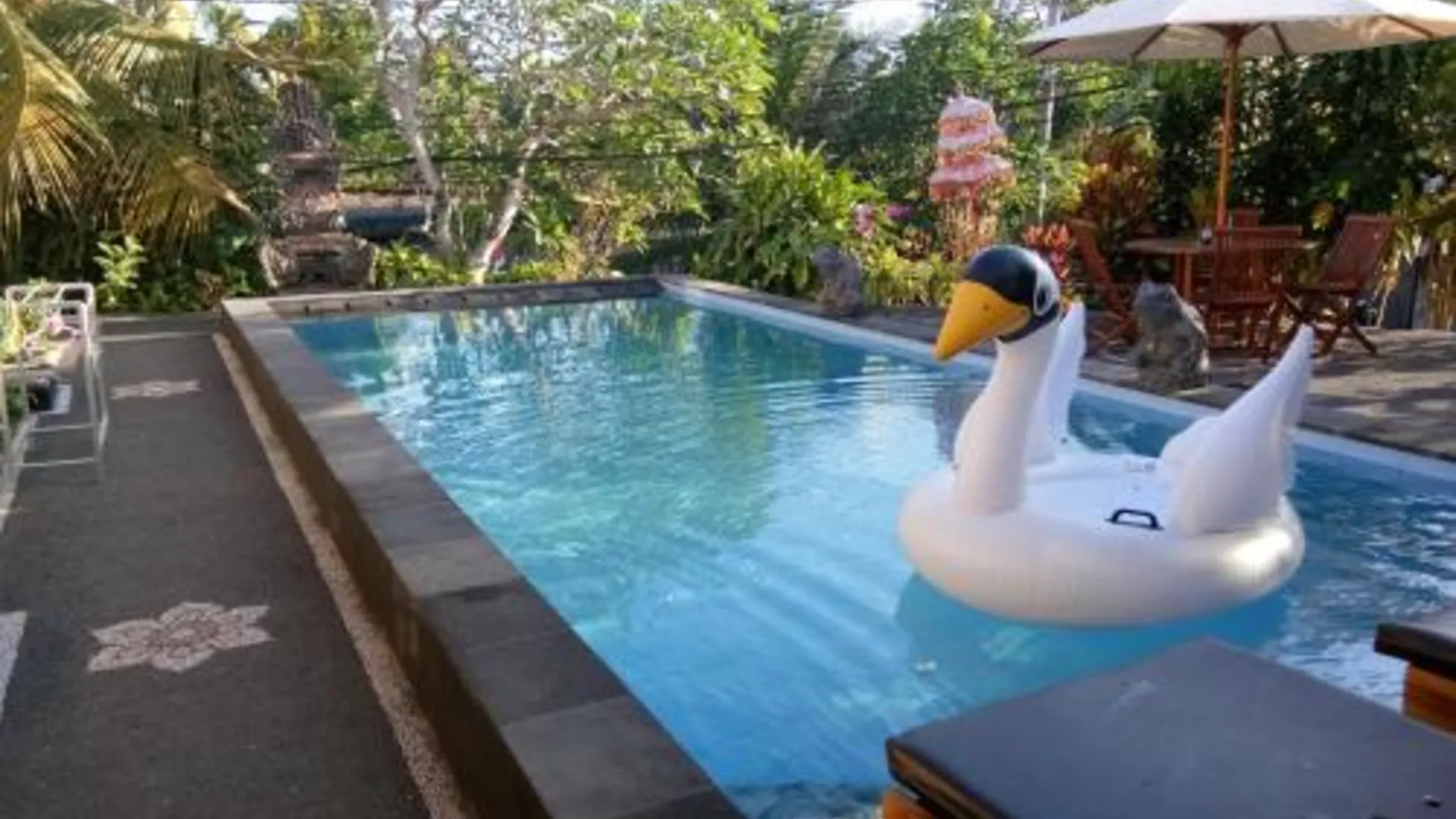 발리 SunWuKong Guest House 5성급 게스트하우스 스위트룸