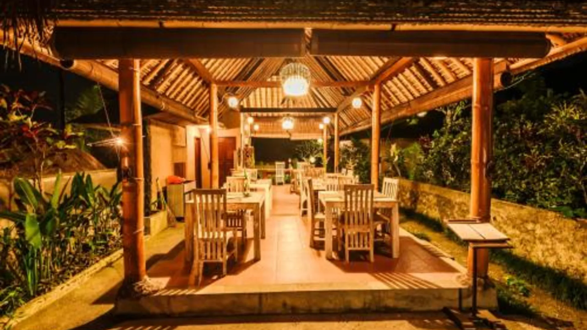 발리 아르타 나디 빌라 3성급 호텔 레스토랑