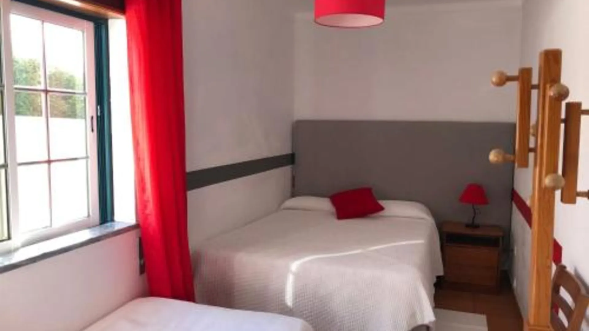 잠부예이라 도 마르 Camping Villa Park Zambujeira do Mar 4성급 게스트하우스 스위트룸