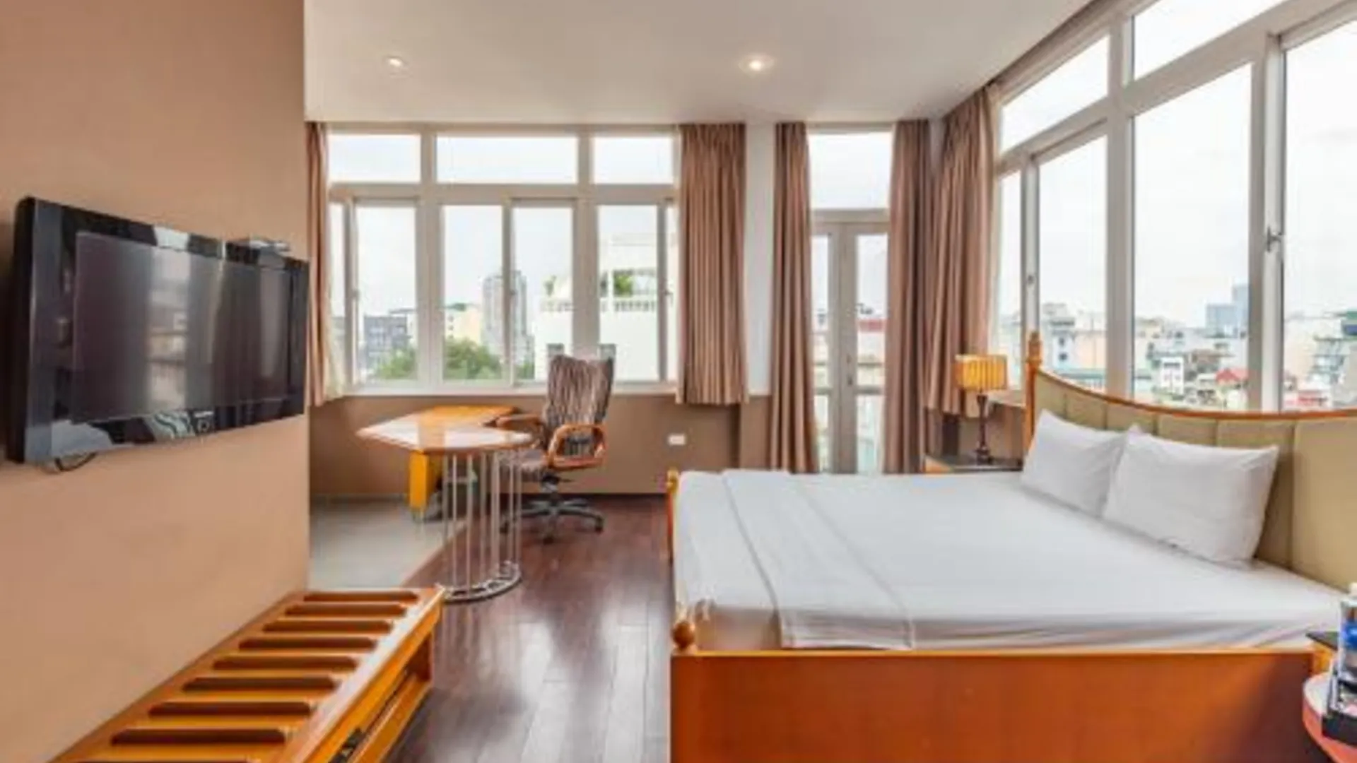 하노이 골든 선샤인 빌라 호텔 앤 트래블 4성급 호텔 스위트룸