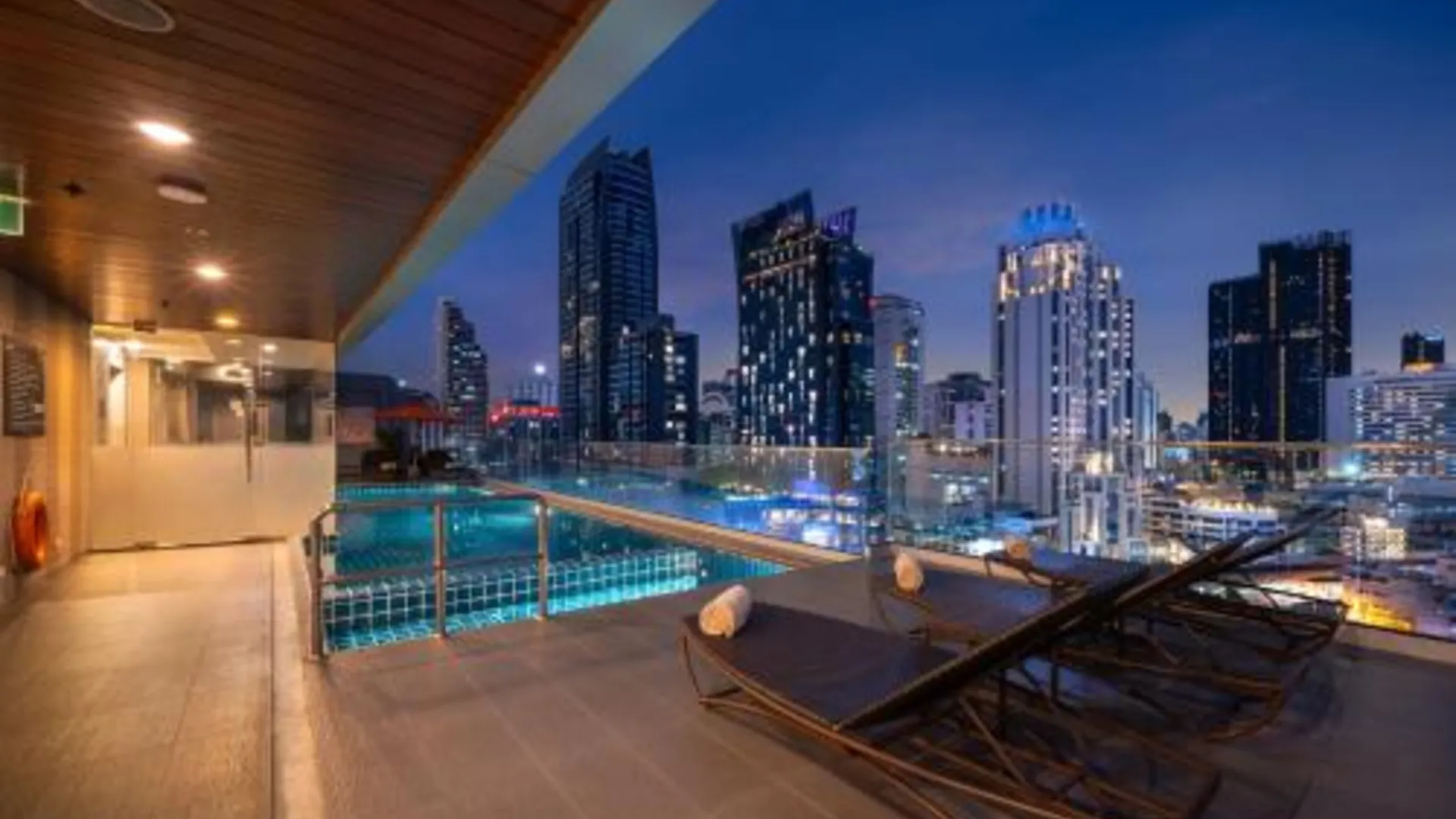 방콕 아델피 스위트 방콕 4성급 호텔 객실