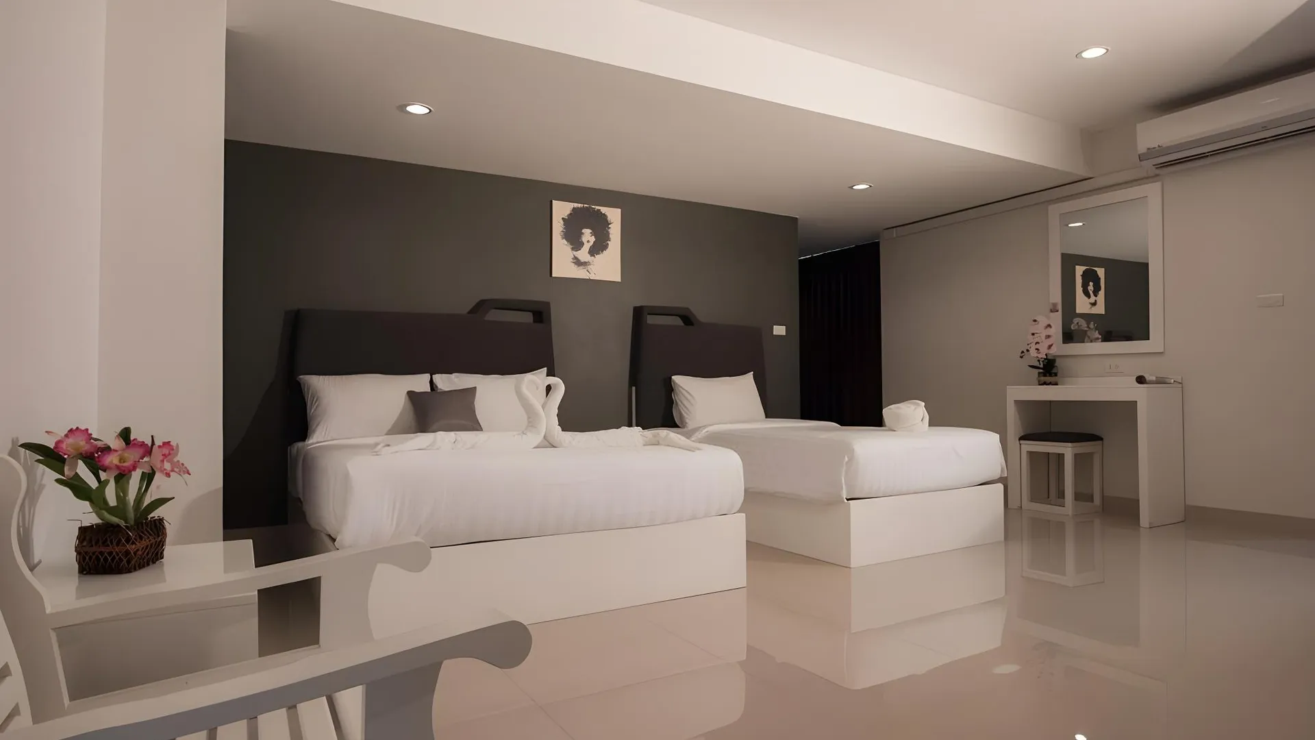 방콕 수완나품 오리엔탈 리조트 2성급 호텔 스위트룸