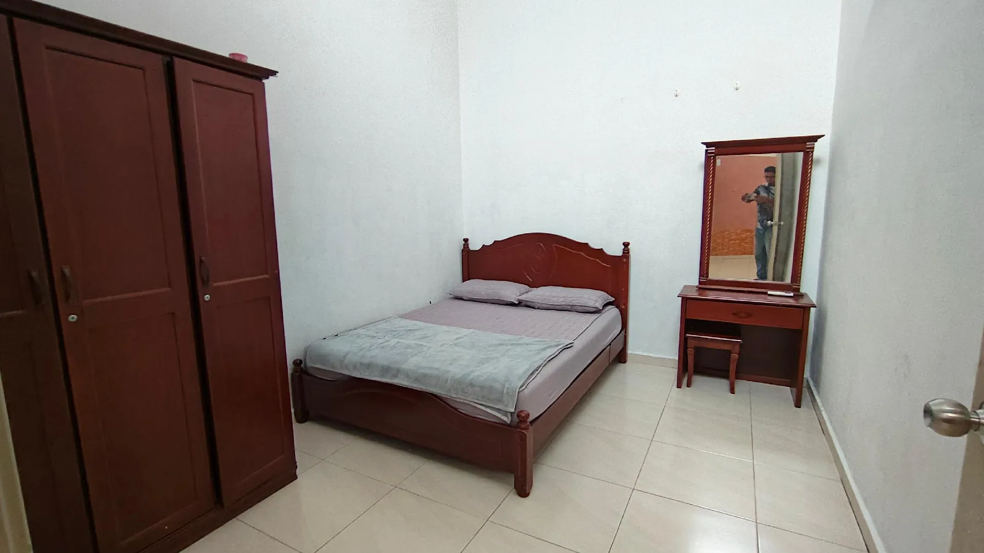 말라카 멜라카텡가의 프라이빗 하우스 (m², 침실 4개, 프라이빗 욕실 1개) 2성급 싱글룸 수영장