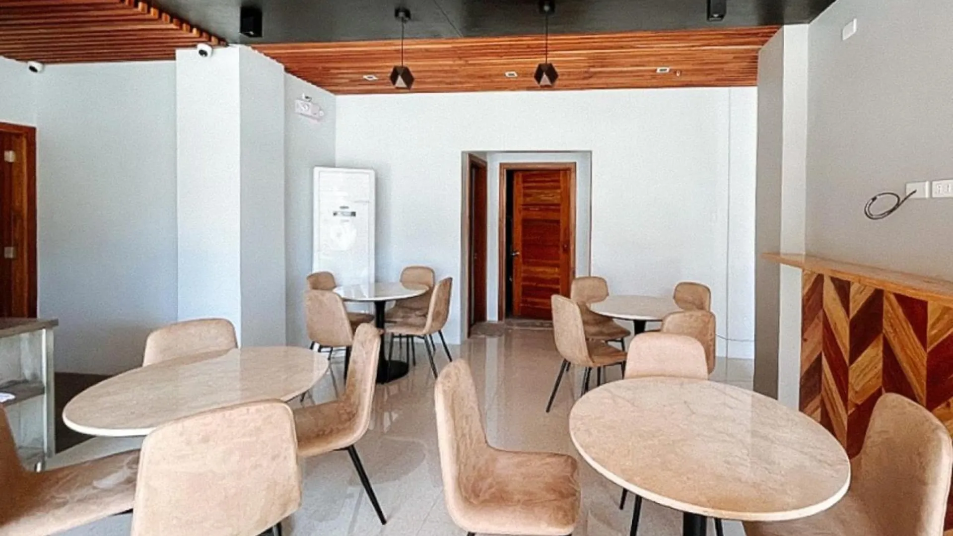 세부 루딜스 플레이스 호텔 앤 도미토리 5성급 호텔 전망