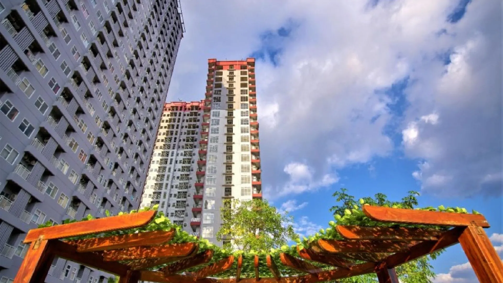 마카사르 Vida View Apartment by Vida Home 4성급 게스트하우스 수영장