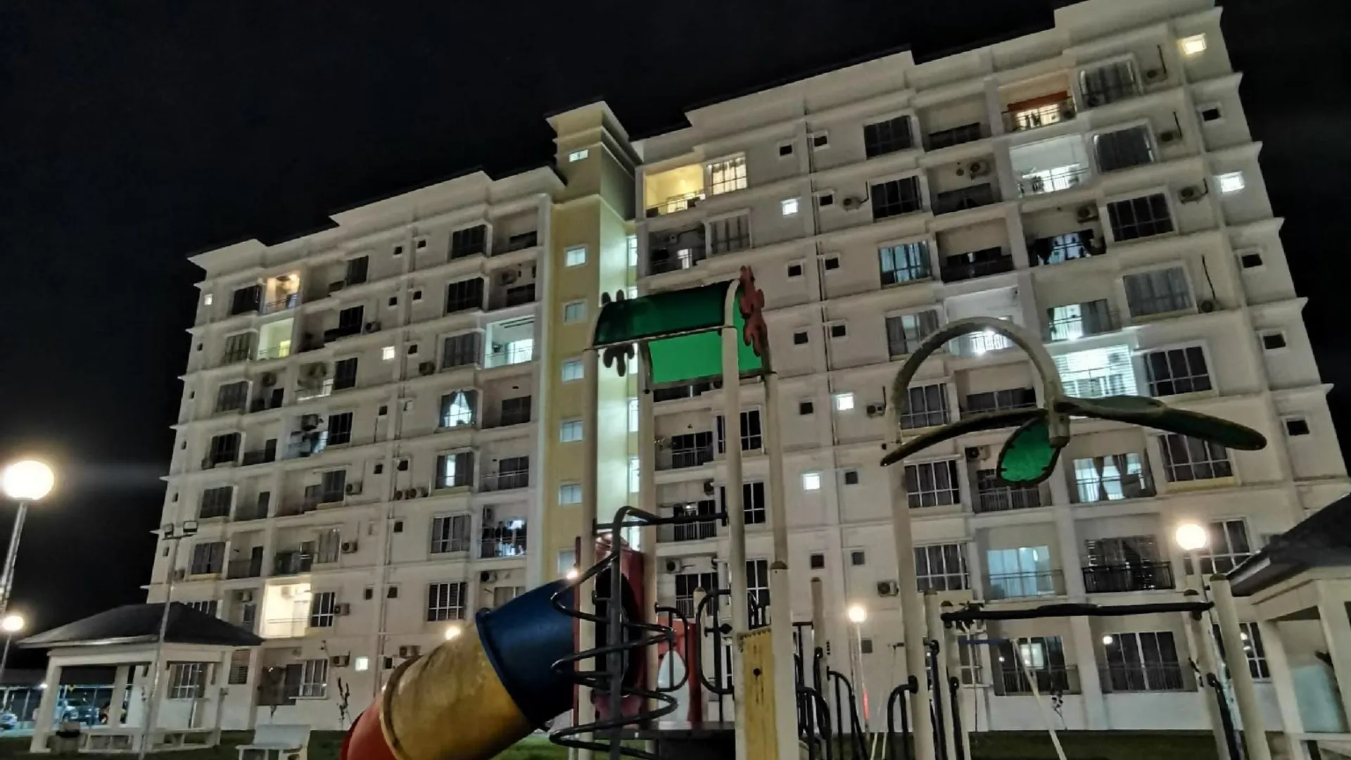 산다칸 반다르 인다의 아파트먼트 (1018m², 침실 3개, 프라이빗 욕실 2개) 2성급 싱글룸 로비