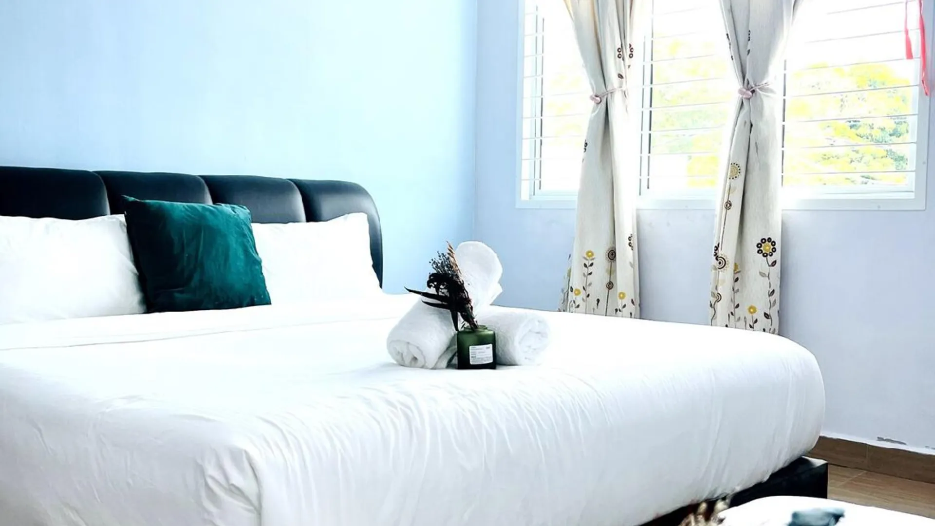 쿠안탄 One King & 1 Queen for 4pax | Private Bathroom 2성급 싱글룸 스위트룸