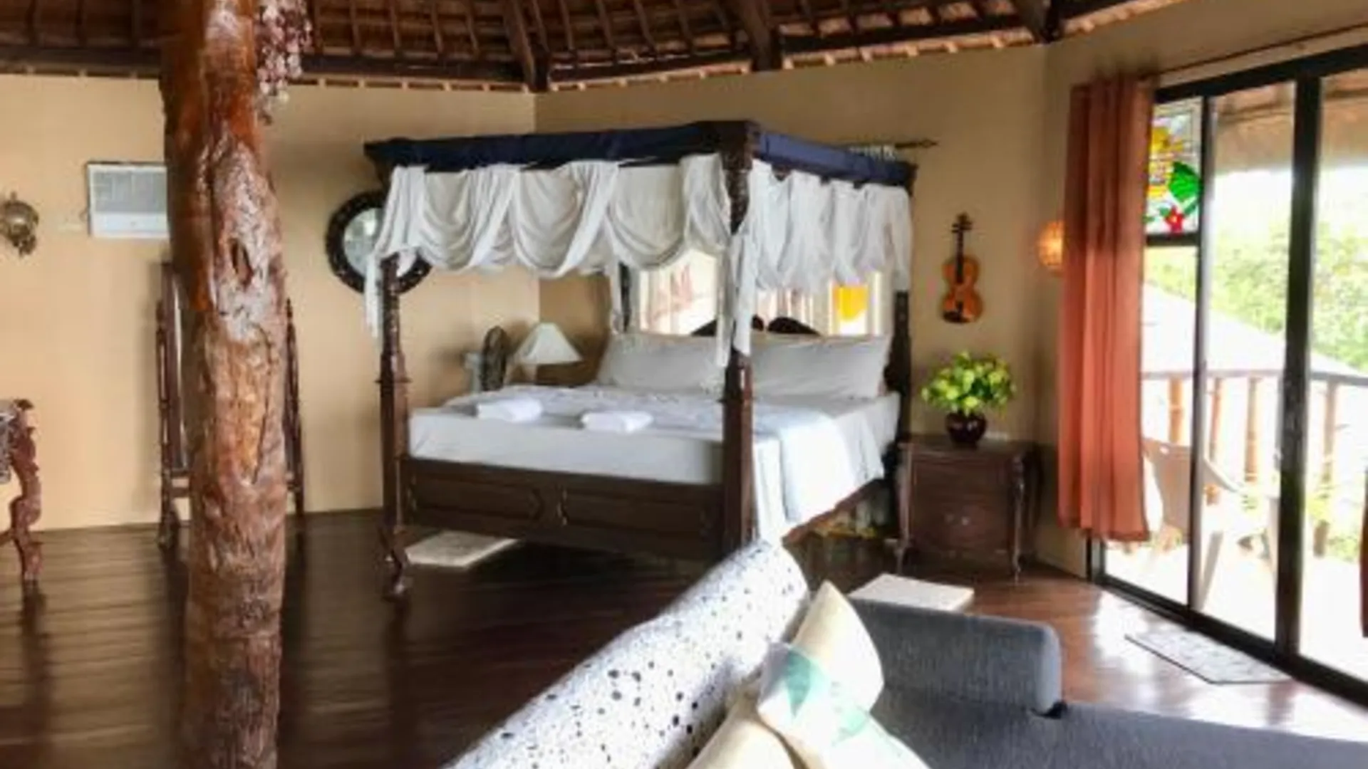 세부 카모테스 케이 하이드어웨이 호텔 스위트룸