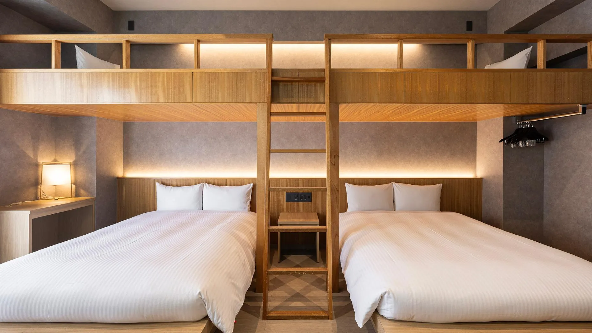 오키나와 본섬 레이서 오키나와 나하 도마리 부두 4성급 호텔 객실