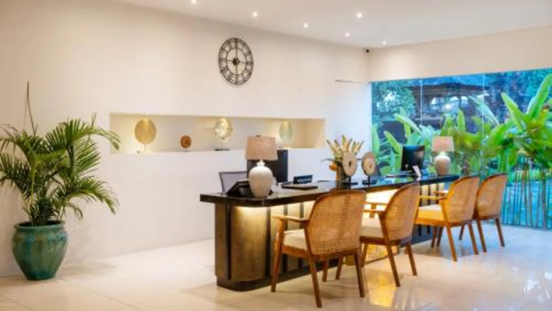 발리 크리스탈쿠타 호텔 - 발리 3성급 호텔 수영장