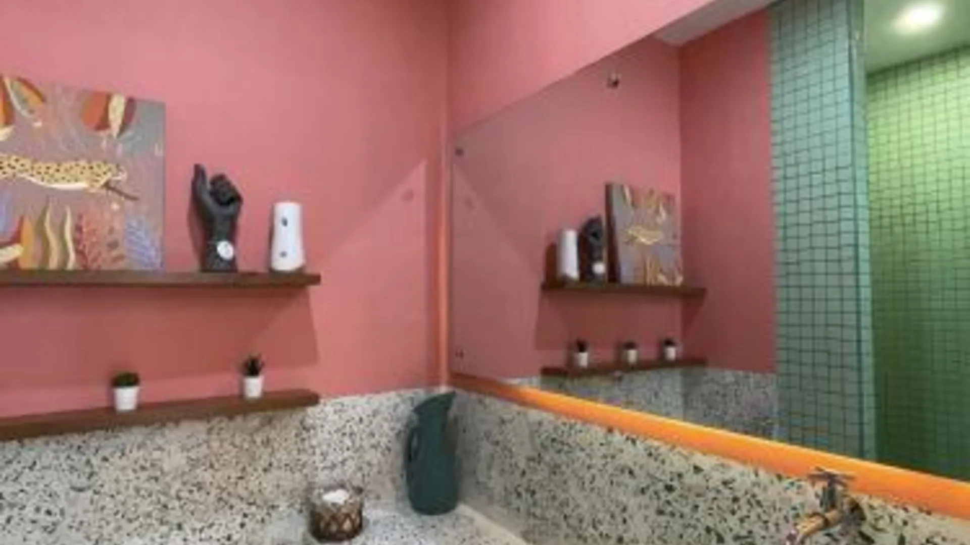 마카사르 Roemah Renjana Rosie Makassar 호텔 스위트룸