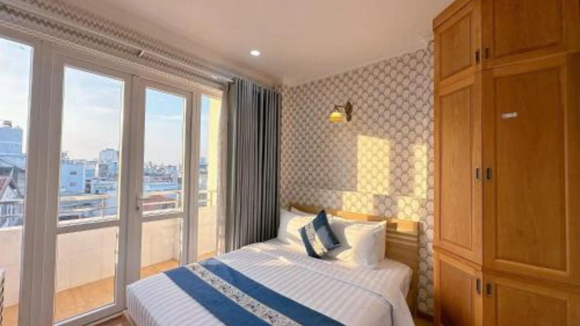 호치민 트라 마이 호텔 리 칭 탕 3성급 호텔 스위트룸