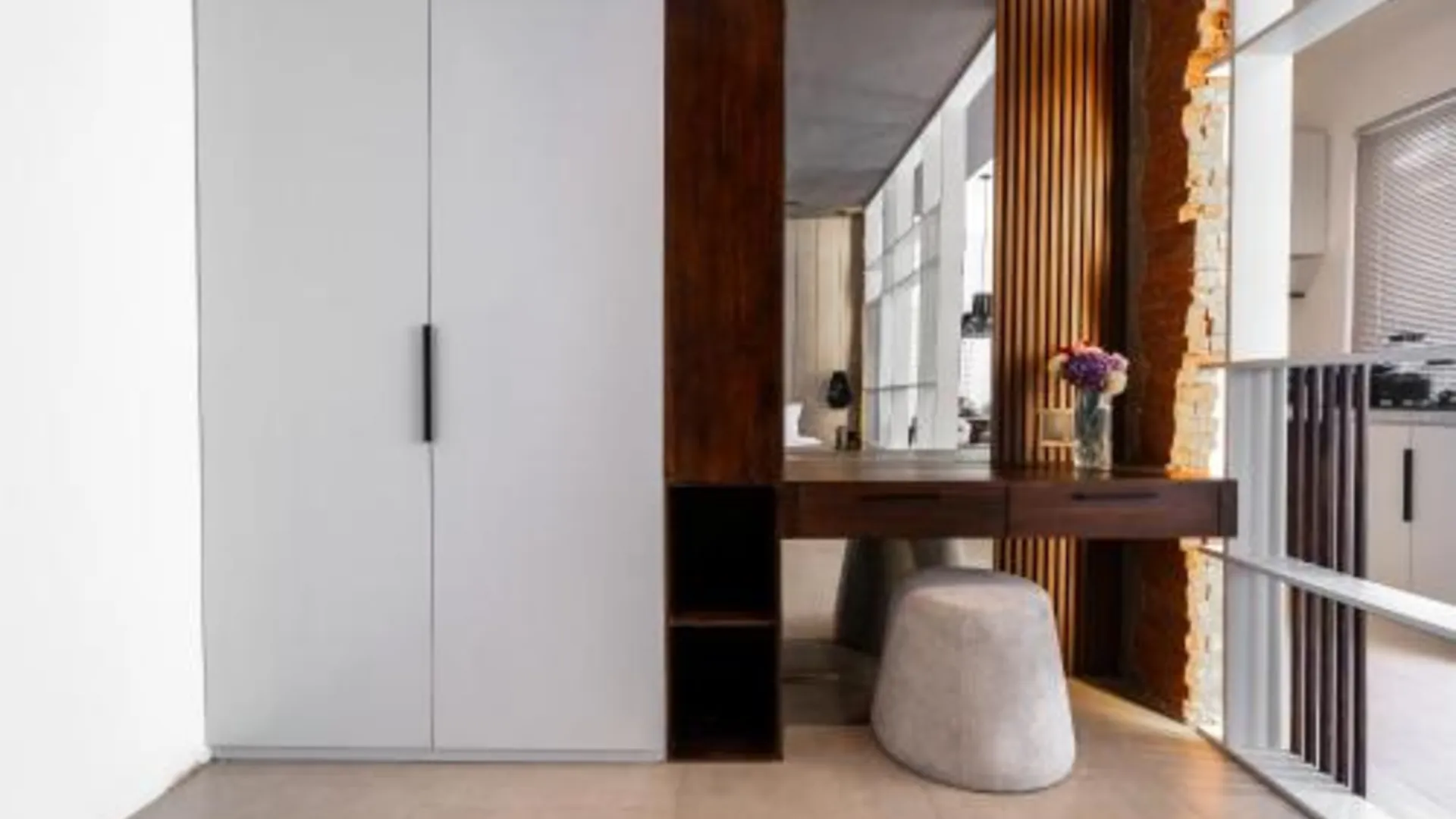 발리 세벨라스 아파트먼트 바이 EVDE키미 우붓 5성급 게스트하우스 레스토랑