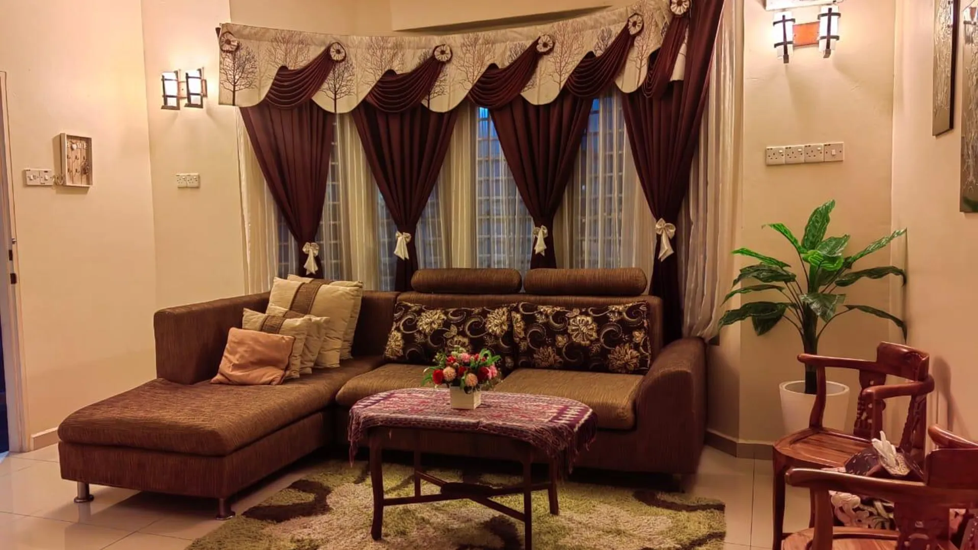 세리 만중 세리 만중의 프라이빗 하우스 (1400m², 침실 4개, 프라이빗 욕실 2개) 3성급 게스트하우스 스위트룸