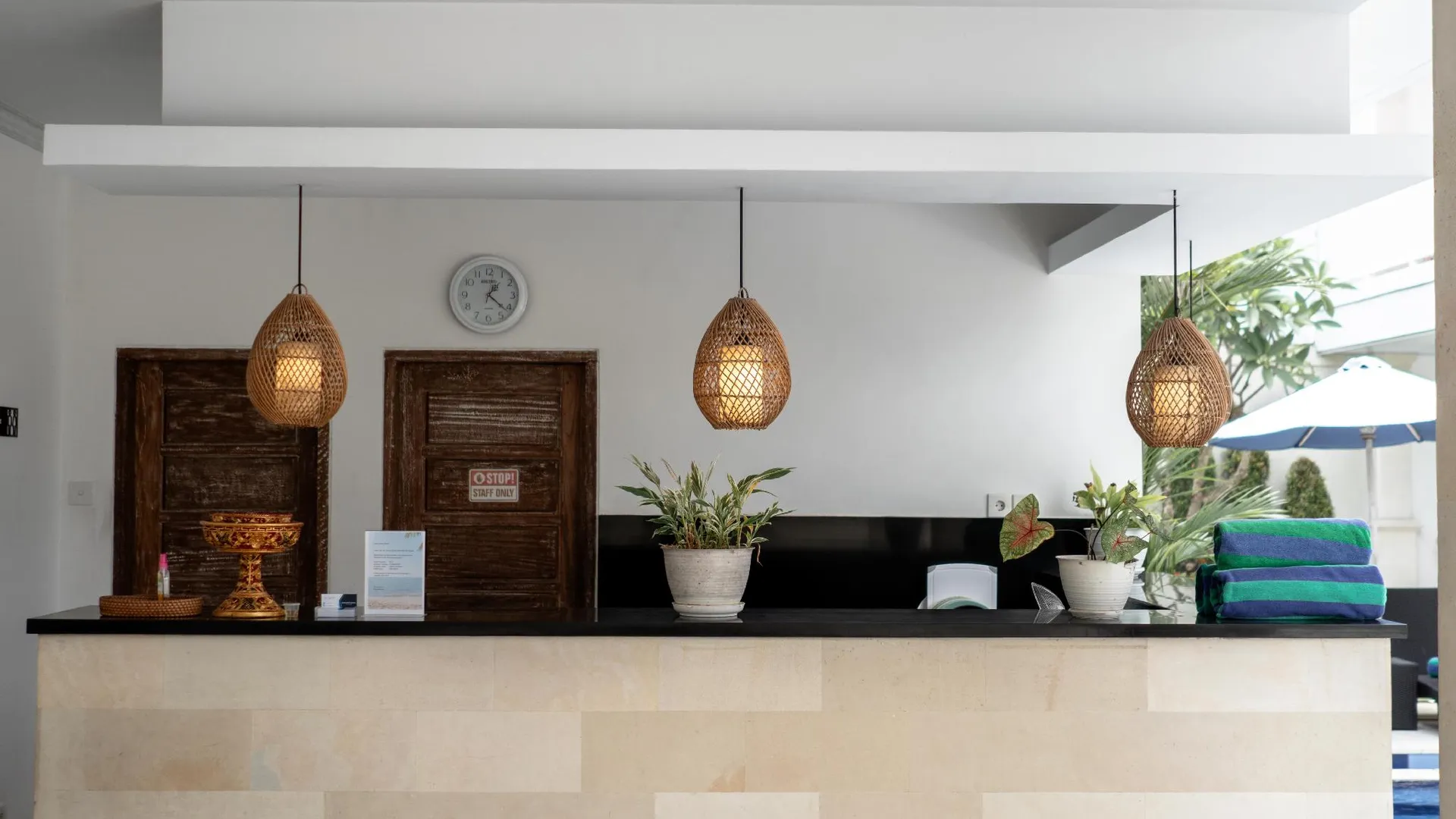 발리 디 에이트 발리 - 스미냑 4성급 게스트하우스 레스토랑